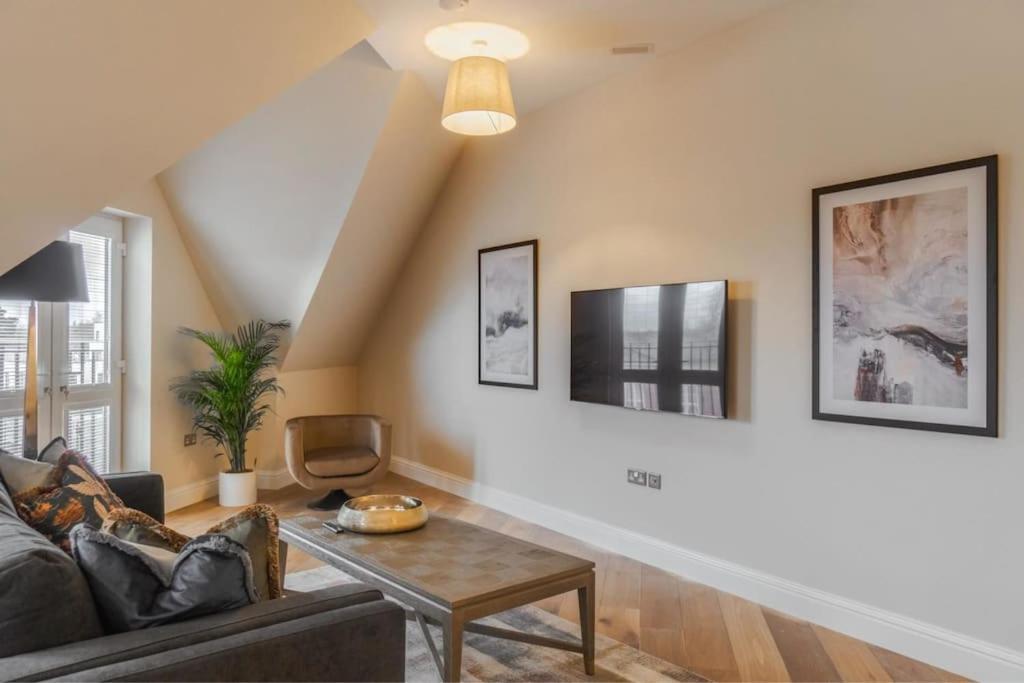 Apartamento Spacious Luxury Penthouse, 2br, Private Parking Windsor