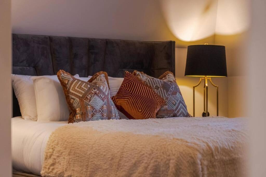 Luxury Penthouse - Castle Views - 2 Bed & Parking