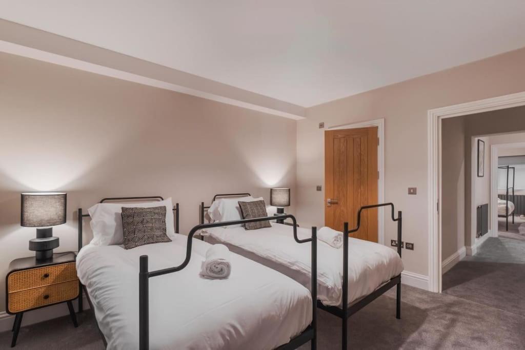 Holiday home 3br Retreat, Allocated Parking, Private Garden