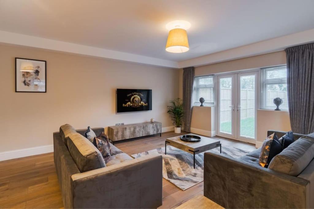 2br Gem, Private Parking & Private Garden Windsor