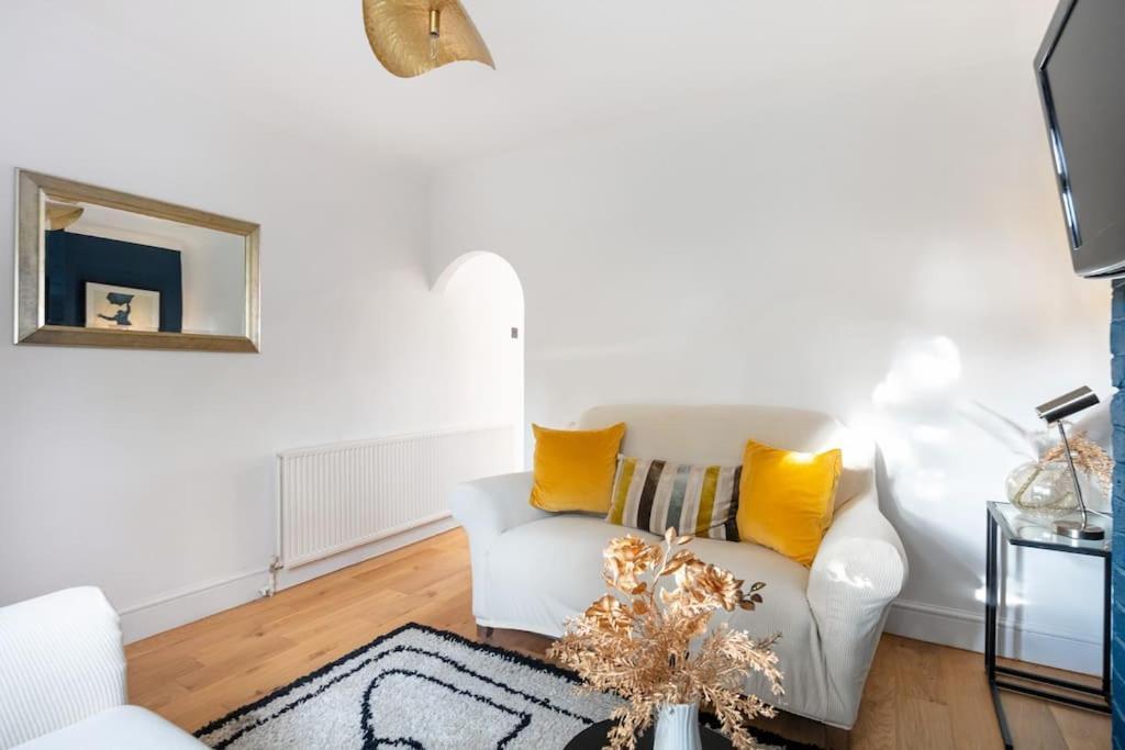Homestay Newly Renovated 2 Bed - Long Reduce Rate *