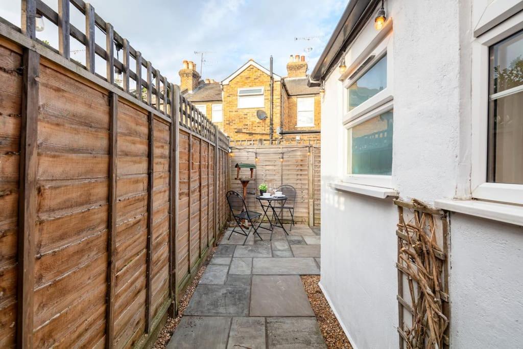 Newly Renovated 2 Bed - Long Reduce Rate Homestay