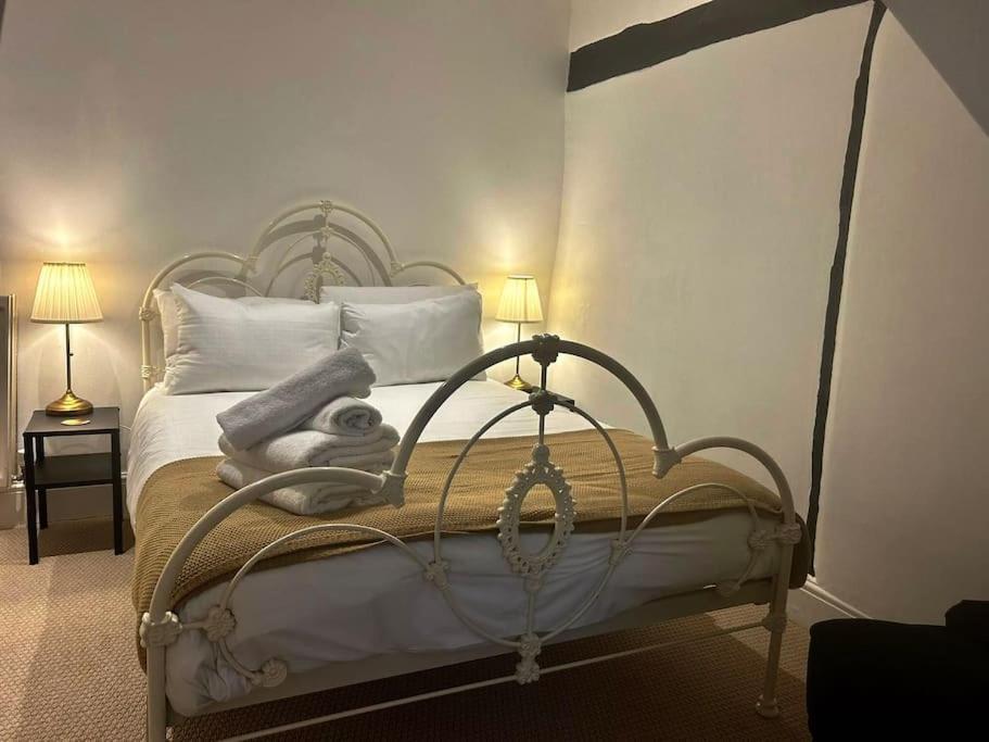 Apartamento Epic Location, Views & Large Private Terrace Windsor