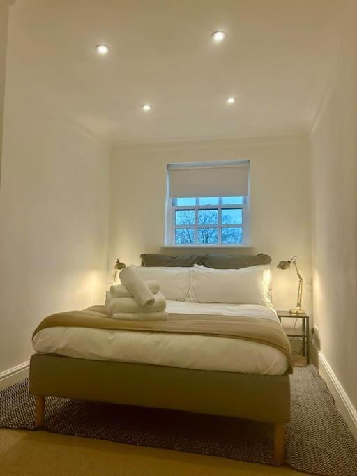 Epic Location, Views & Large Private Terrace * Windsor