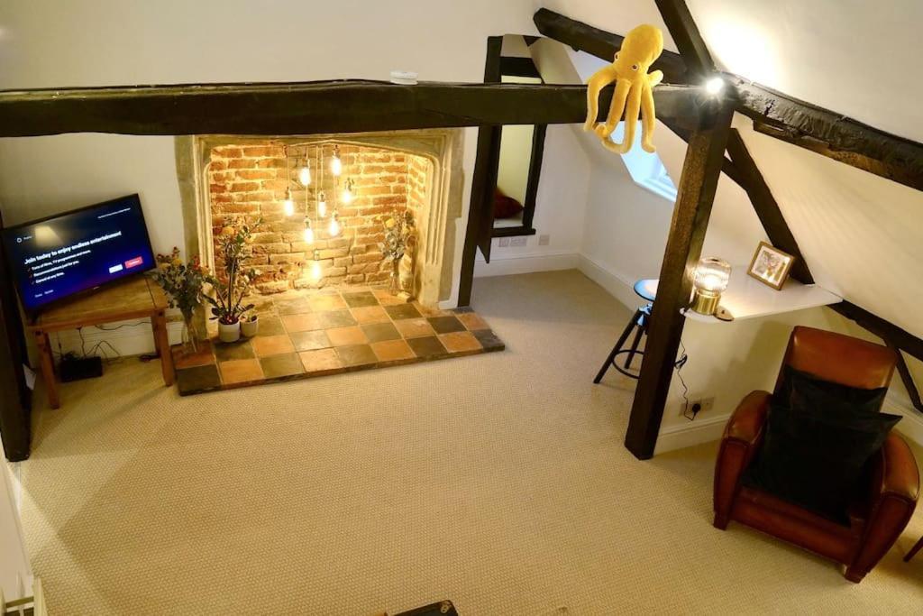 Apartamento Epic Location, Views & Large Private Terrace Windsor