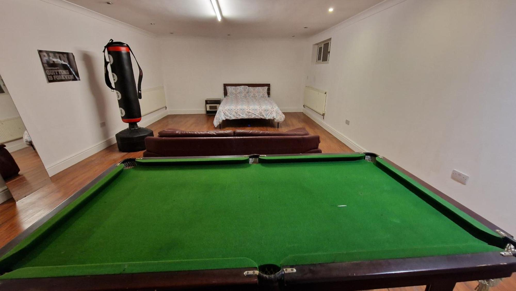 Chalet Large Annexe With Games Pool Table Ping Pong Air Hockey Movie Projector