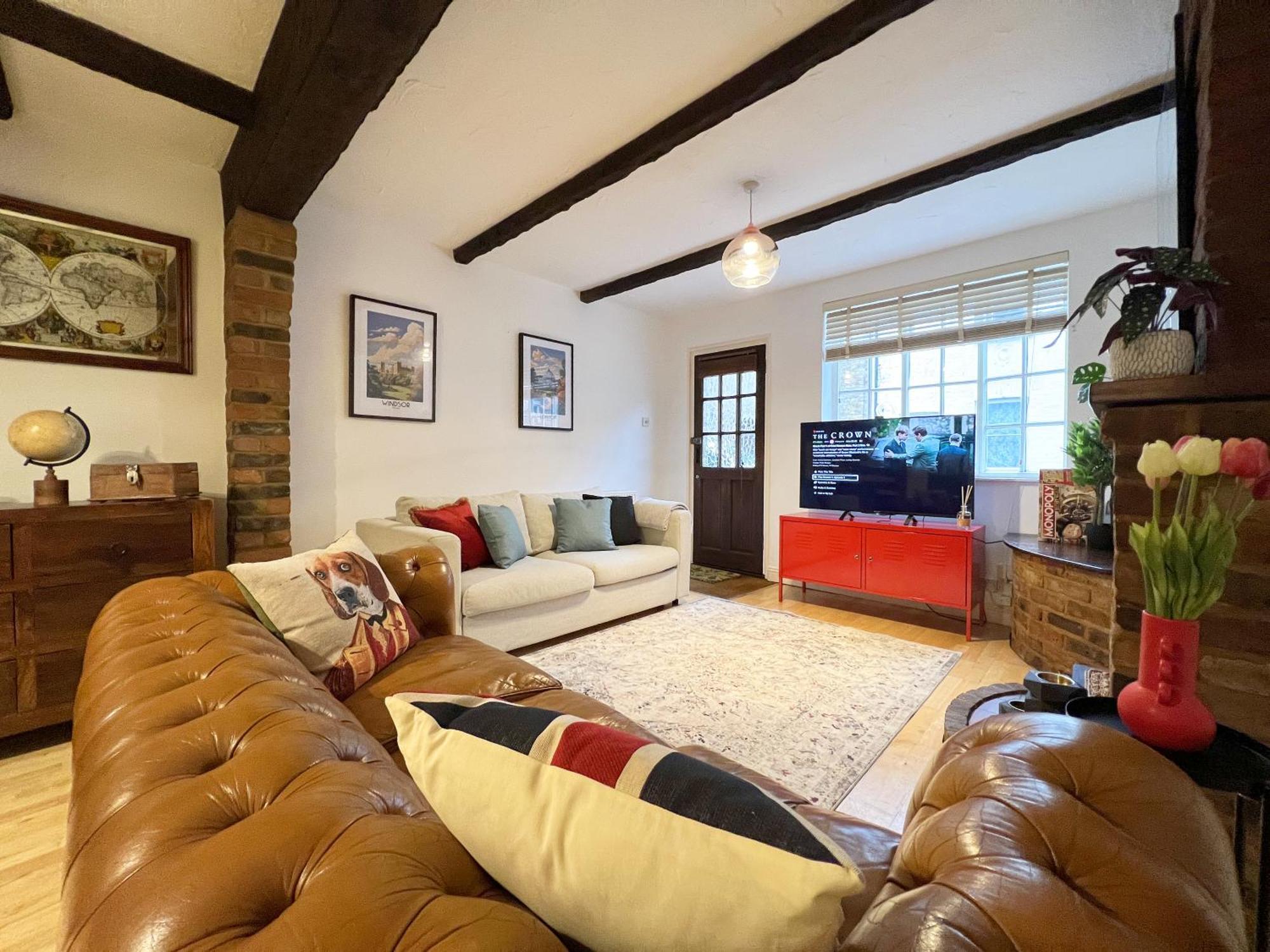 Charming Cottage, Incredible Location, Castle Doorstep *