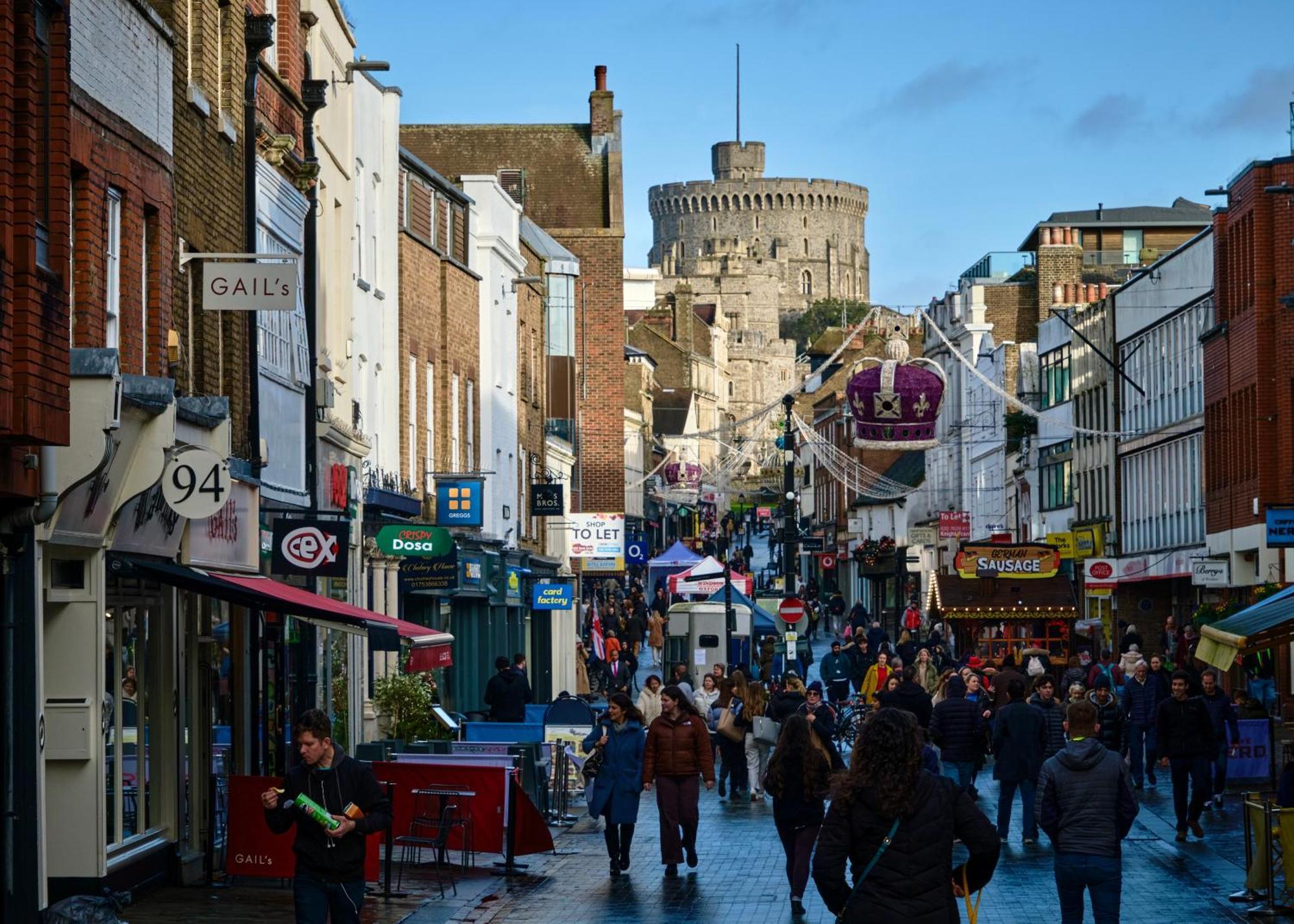 Queen Annes Court Luxury On High Street Windsor