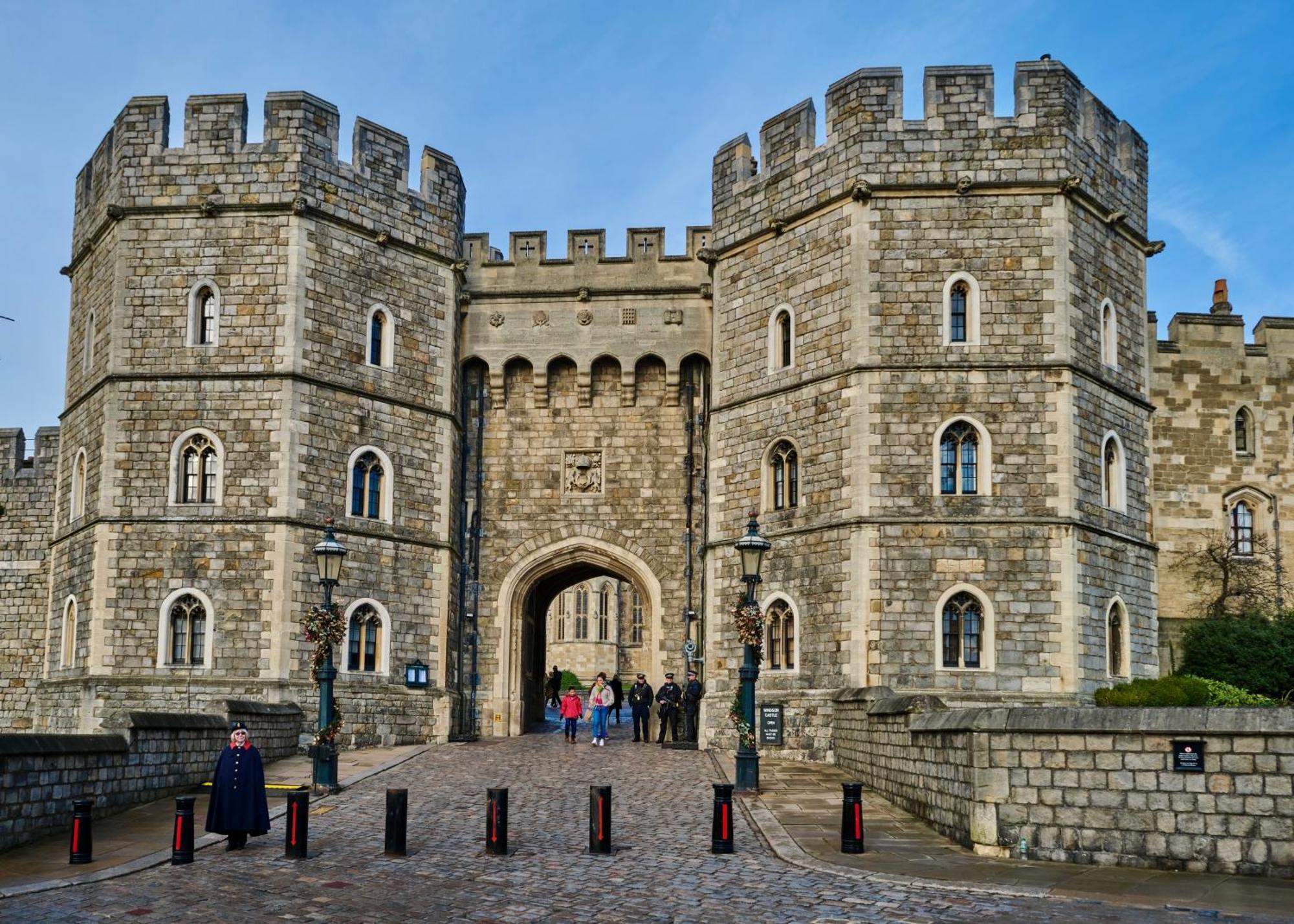 Queen Annes Court Luxury On High Street *
