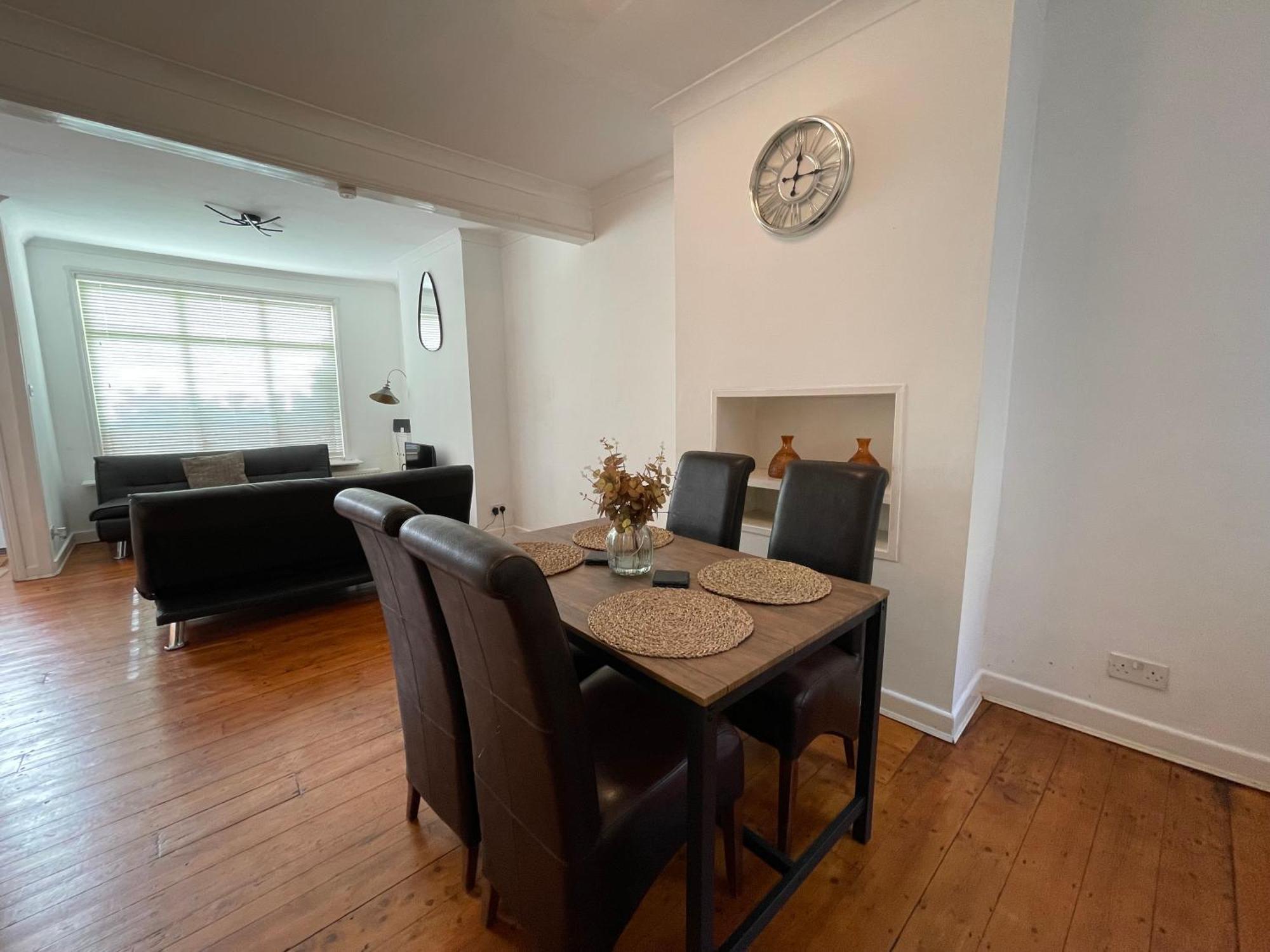 Holiday home A Lovely Three Bedroom House In Windsor