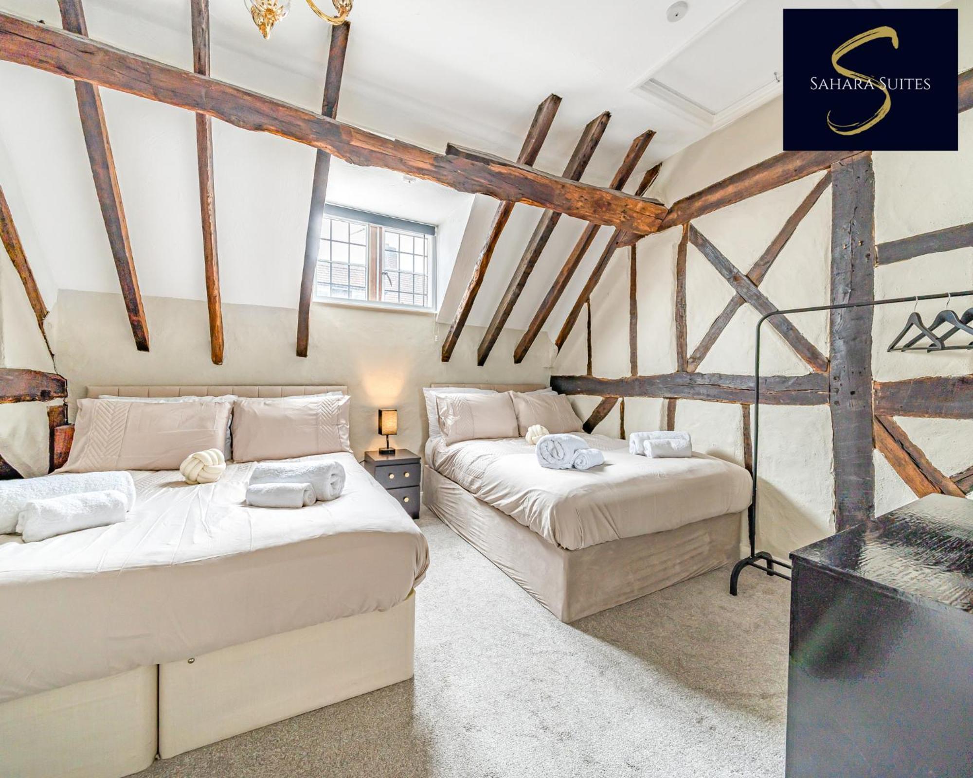 Royal Shack 3 Bed Parking Apartment Windsor