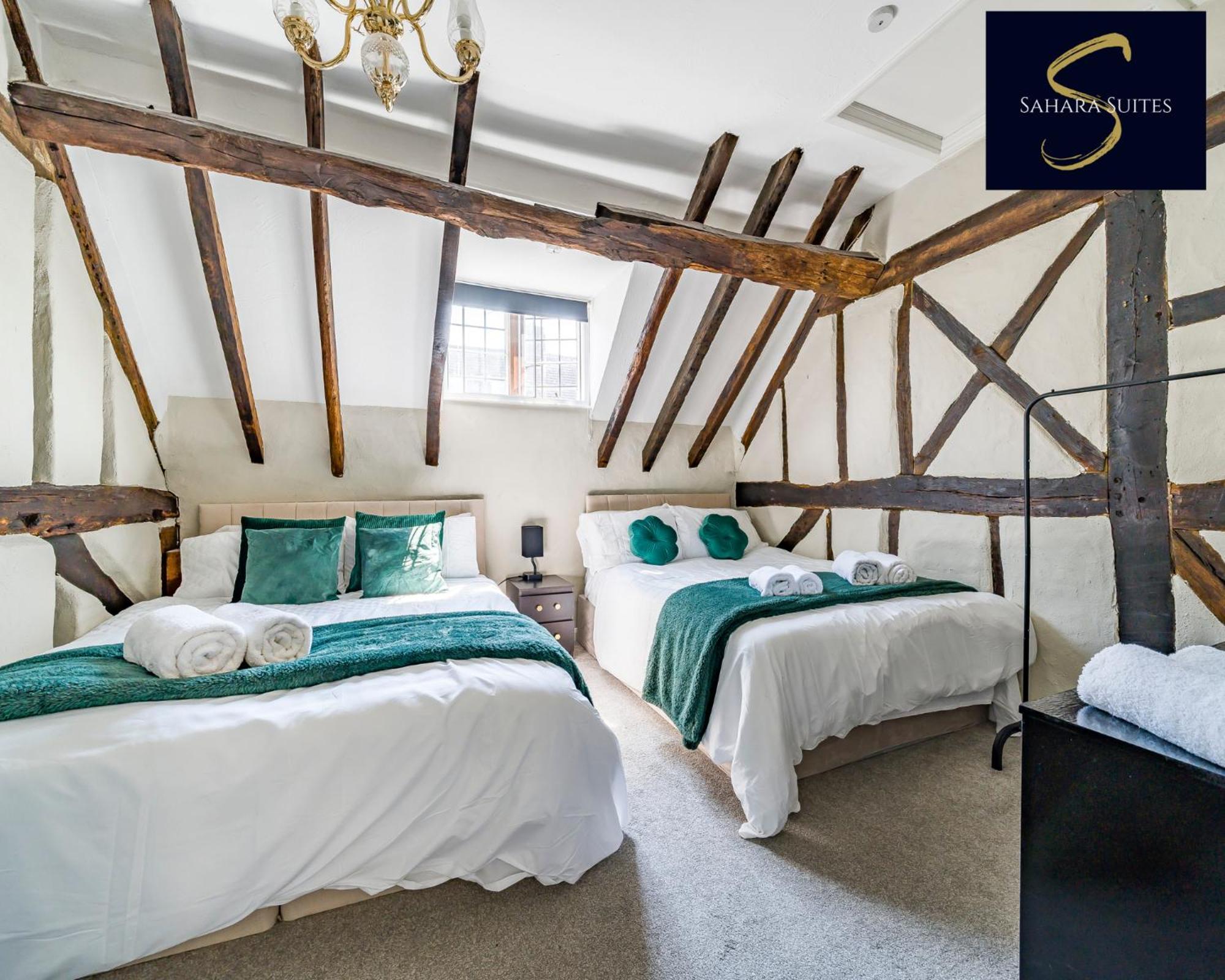 Royal Shack 3 Bed Parking