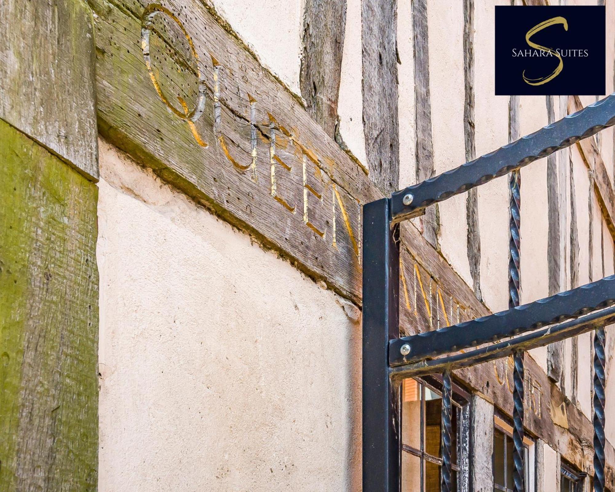 Royal Shack 3 Bed Parking Apartment