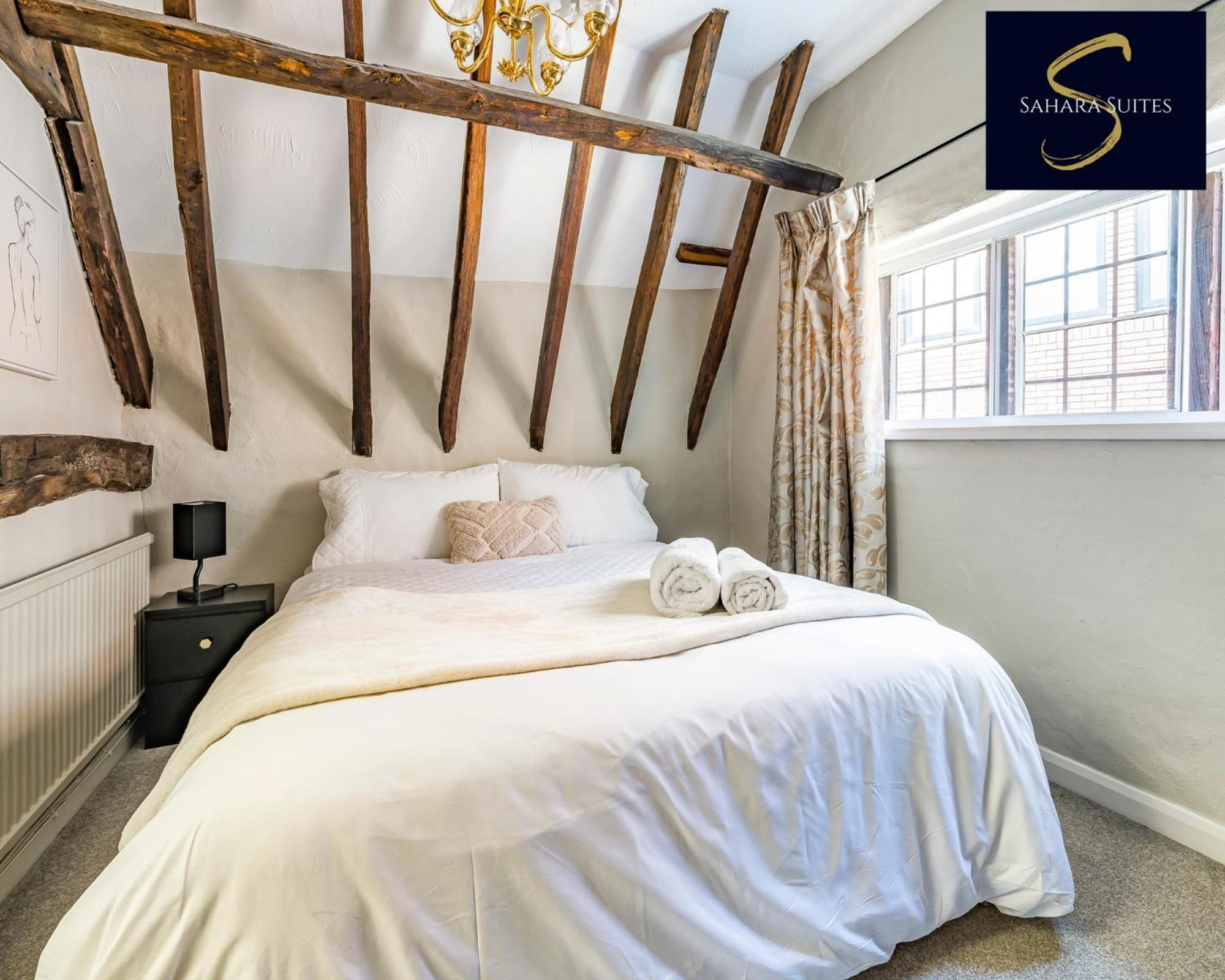 Royal Shack 3 Bed Parking Apartment *
