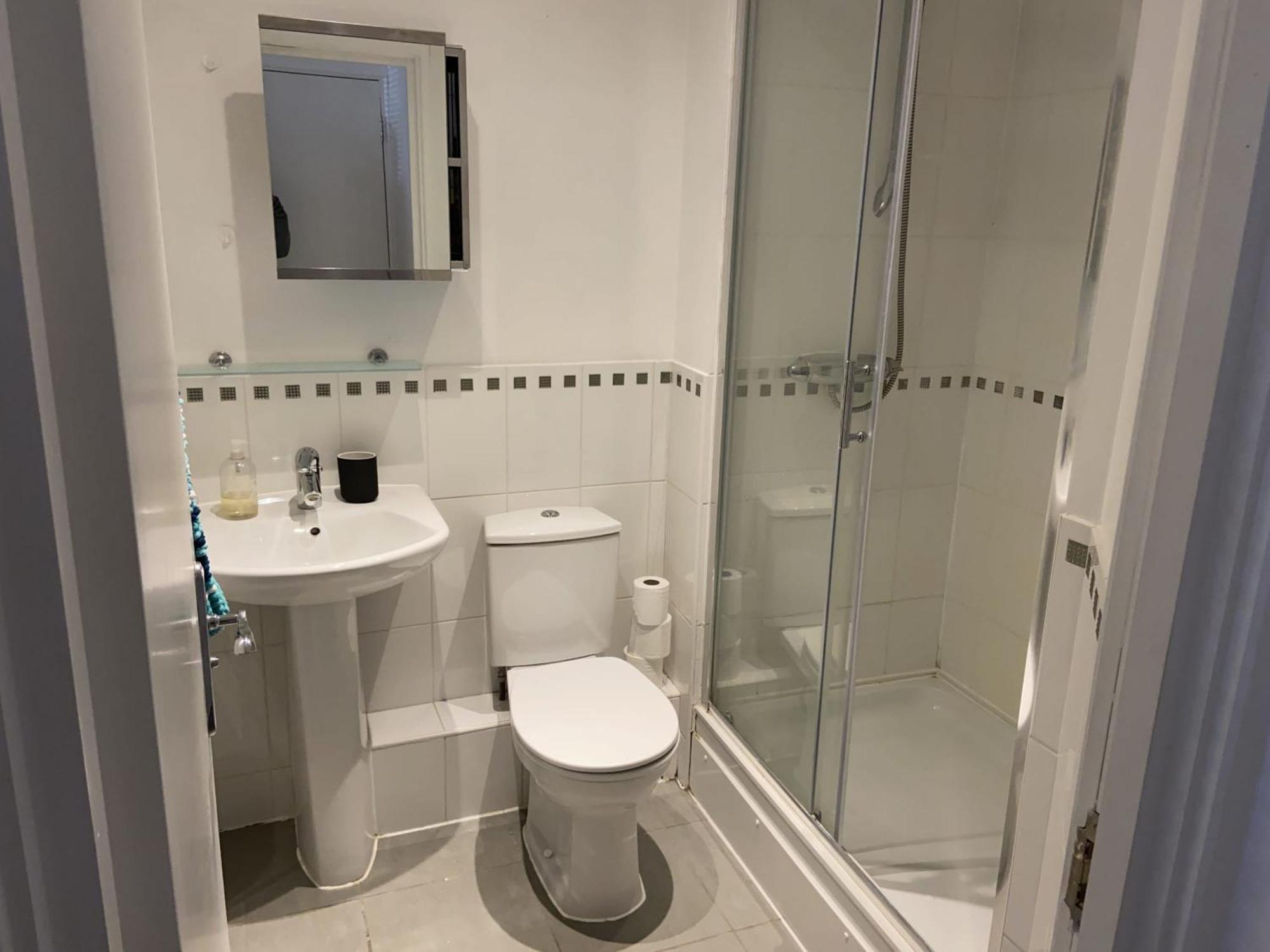 Flat 60, Longborn Apartamento *