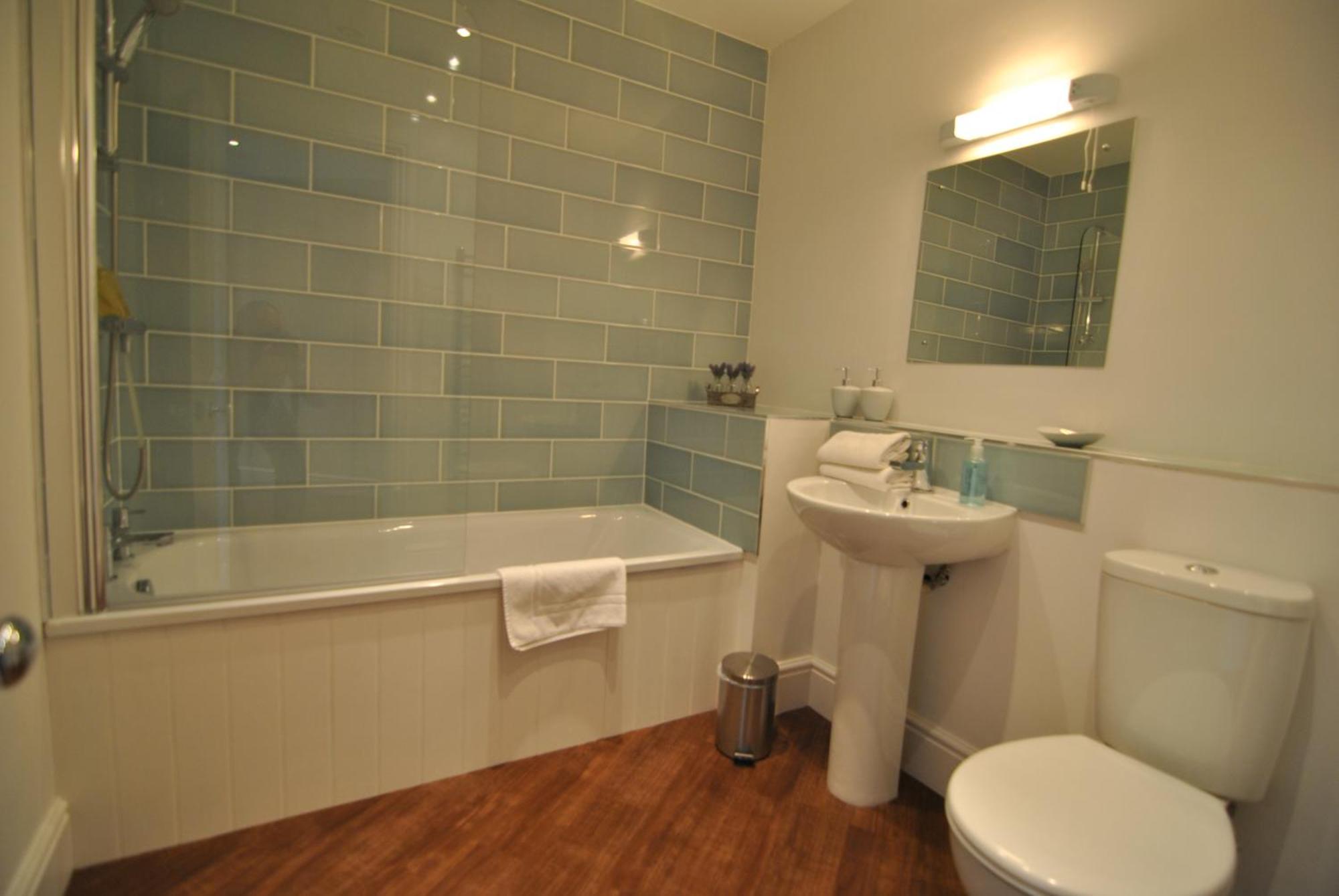 Apartment Lord Raglan House 2br With Parking *