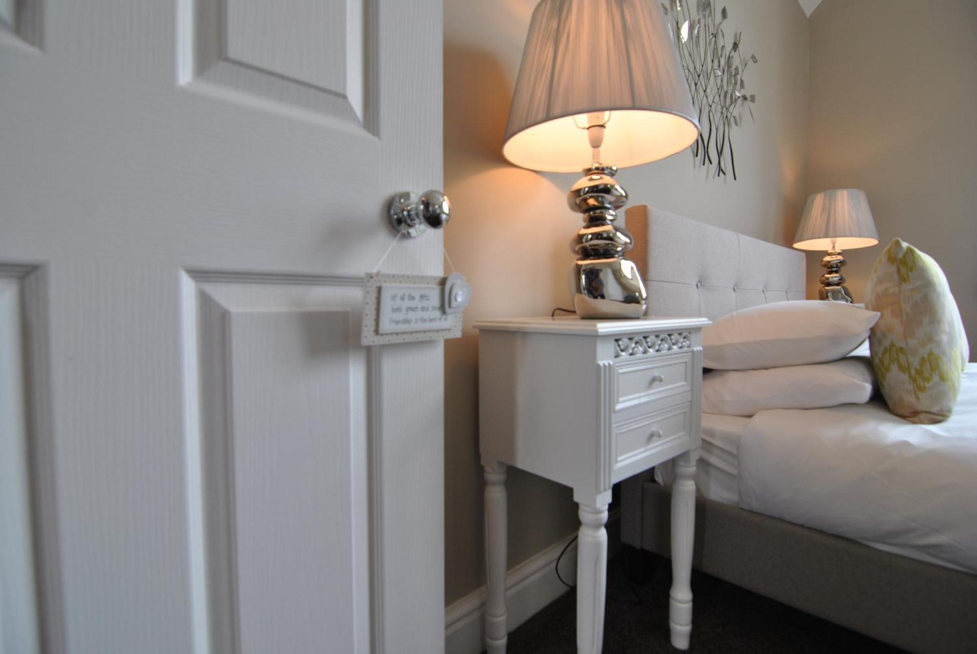 Lord Raglan House 2br With Parking Apartment Windsor