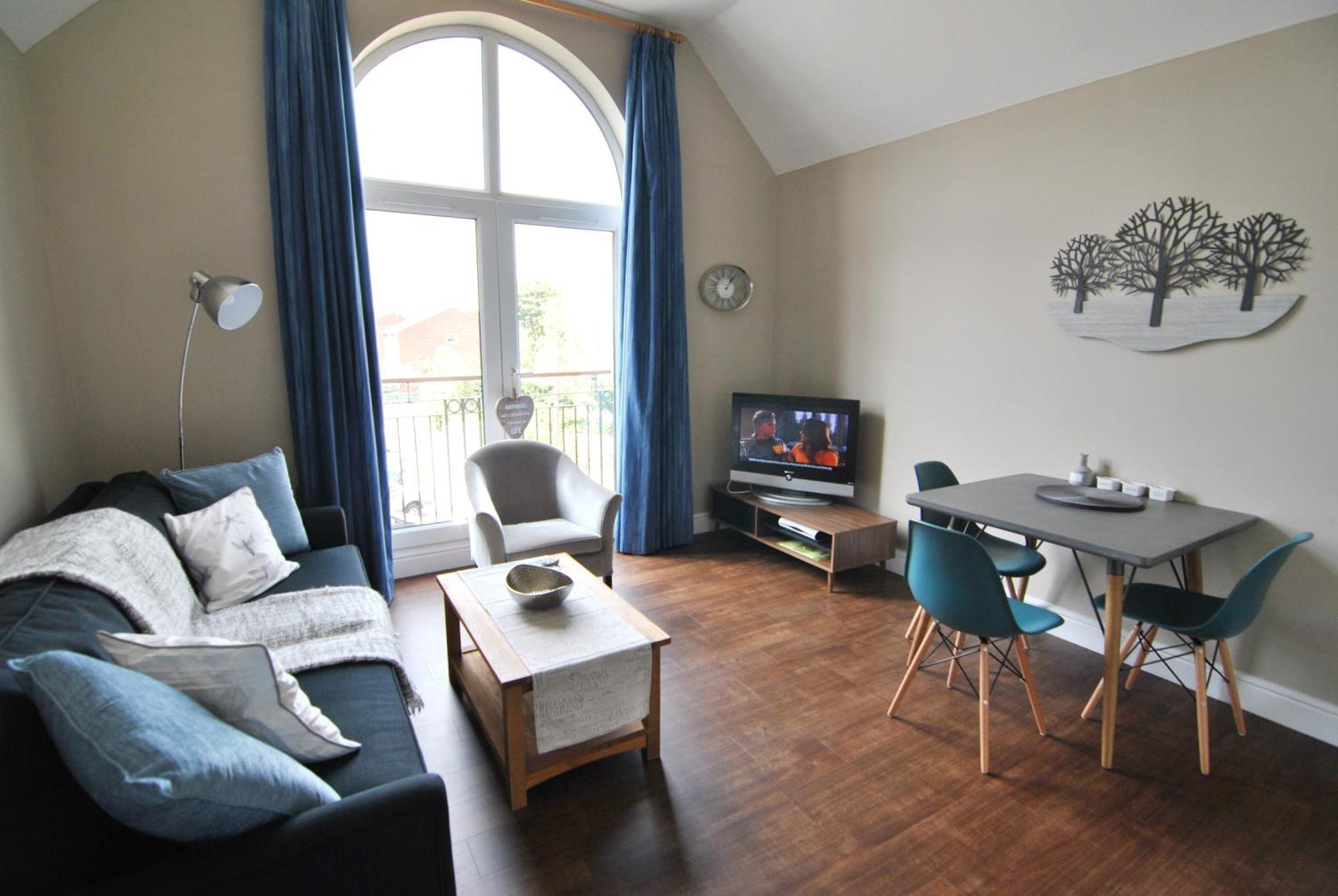 Lord Raglan House 2br With Parking * Windsor