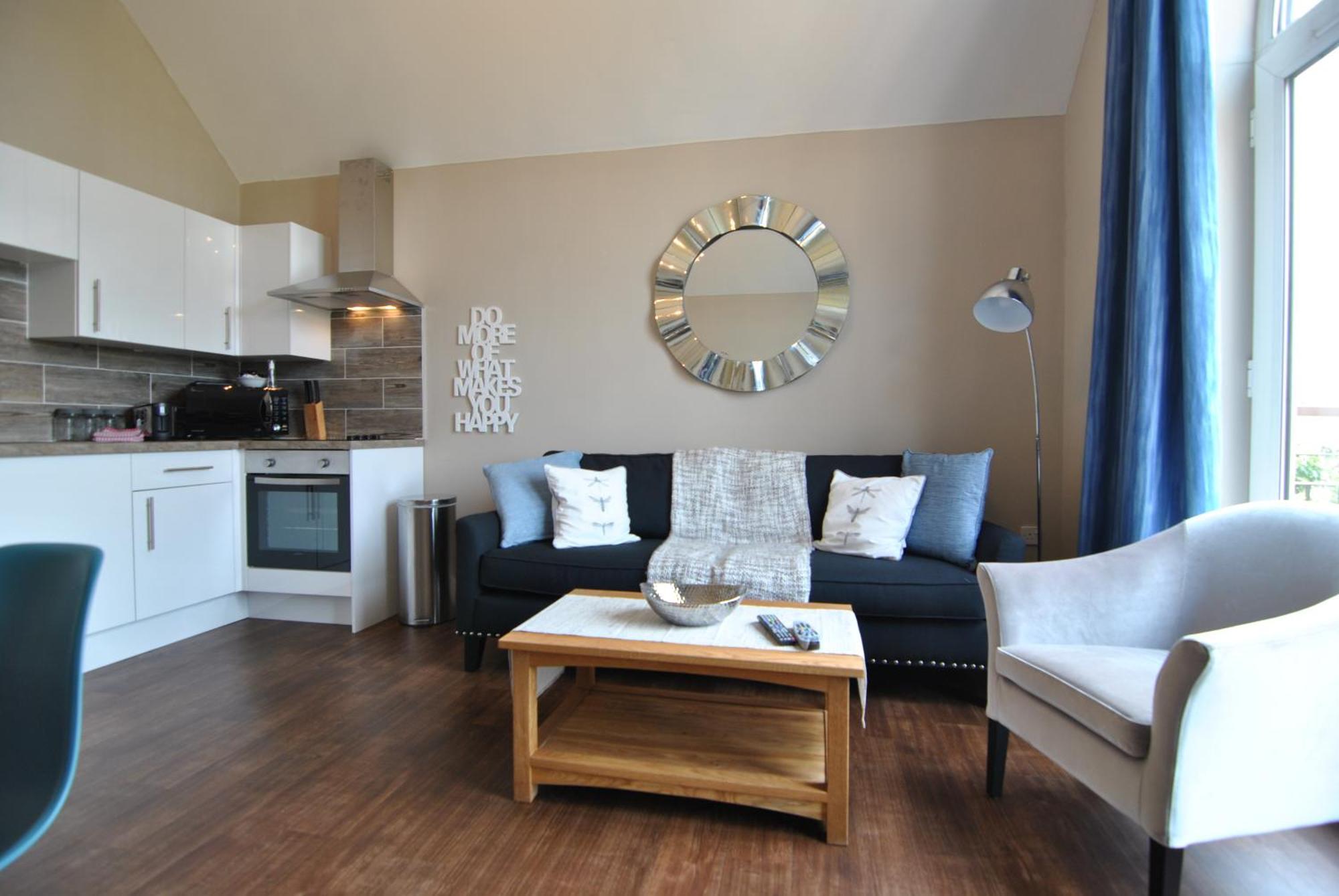 Lord Raglan House 2br With Parking Apartment *