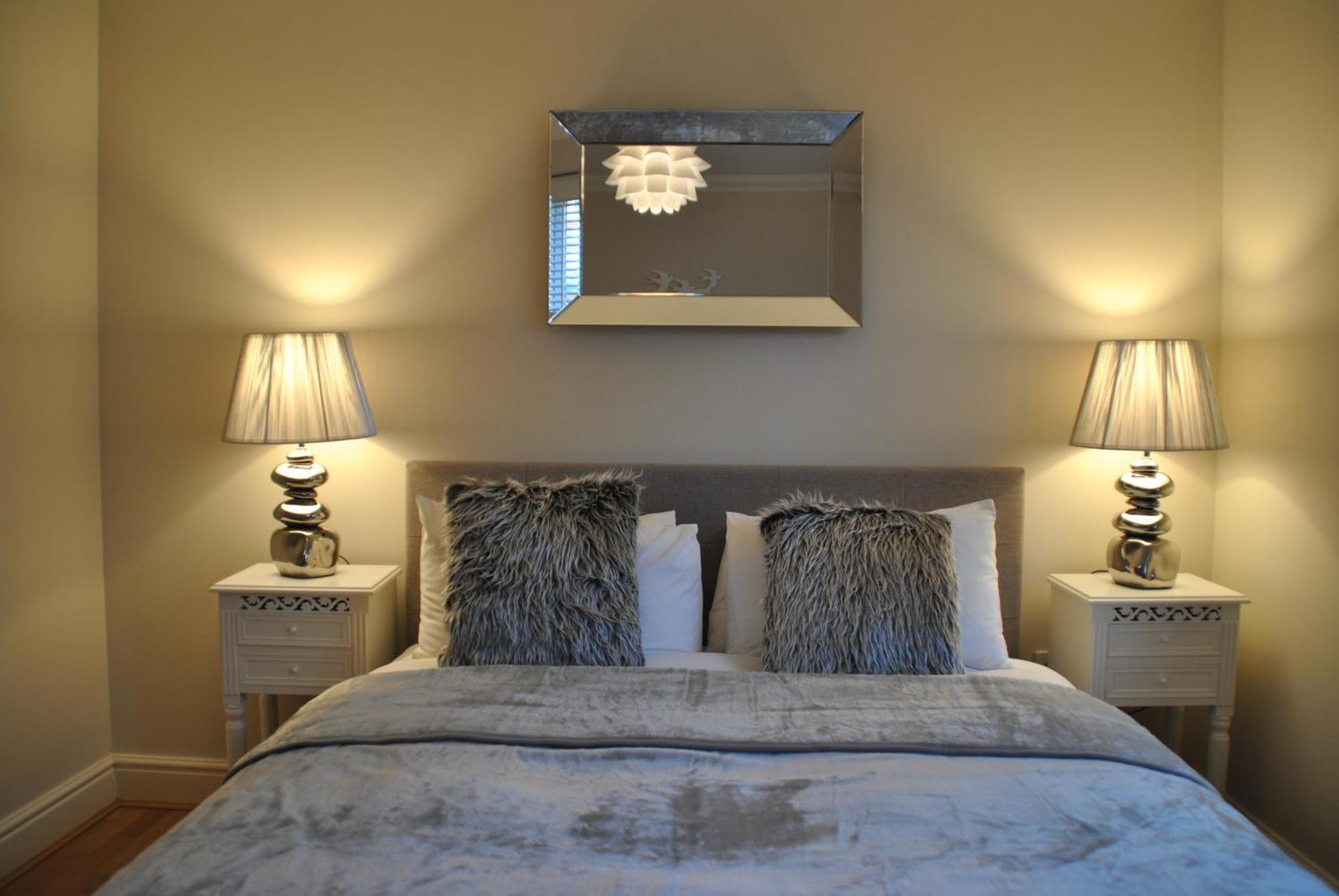Lord Raglan House 2br With Parking Apartment