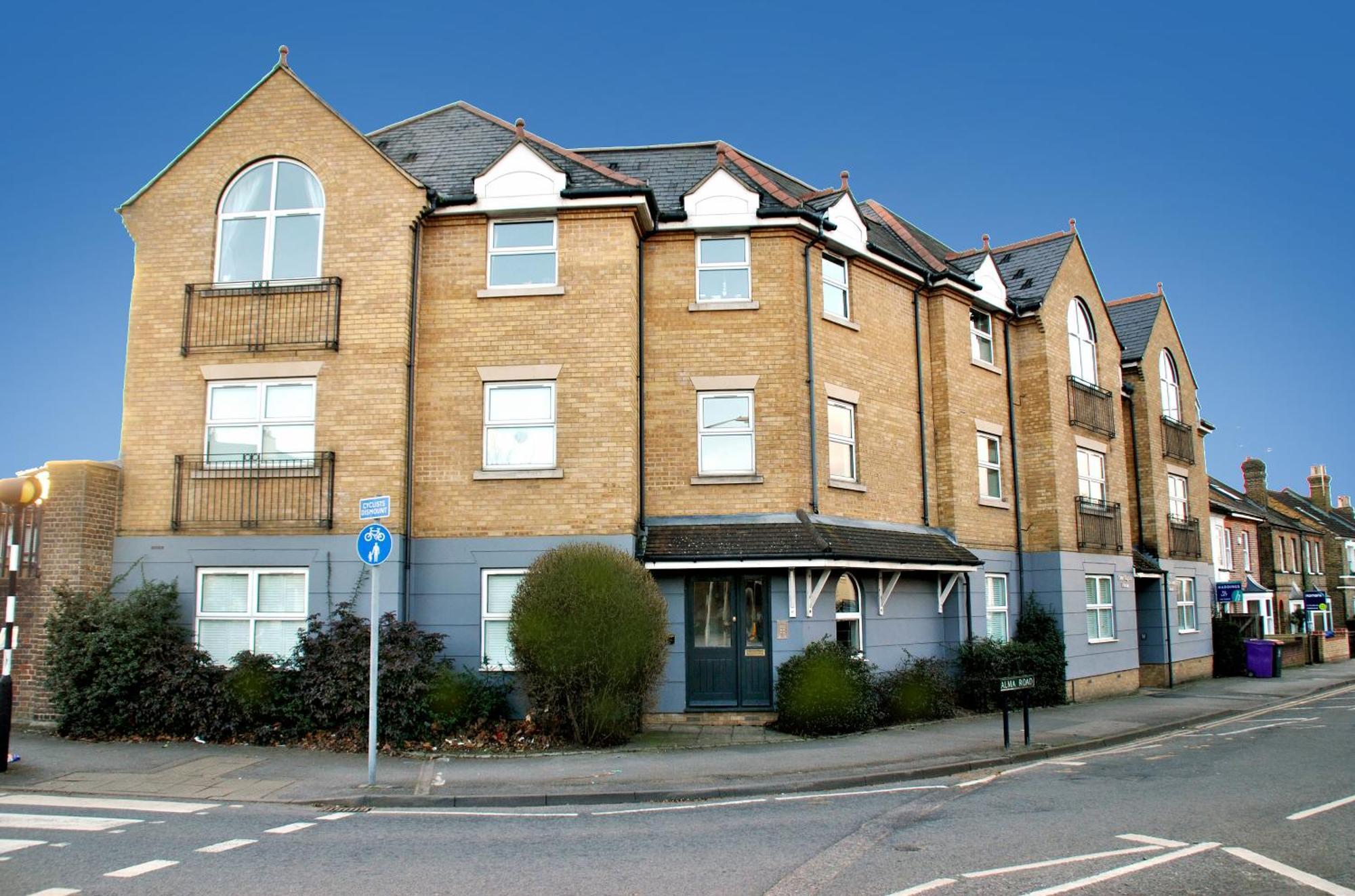 Lord Raglan House 2br With Parking Apartment *