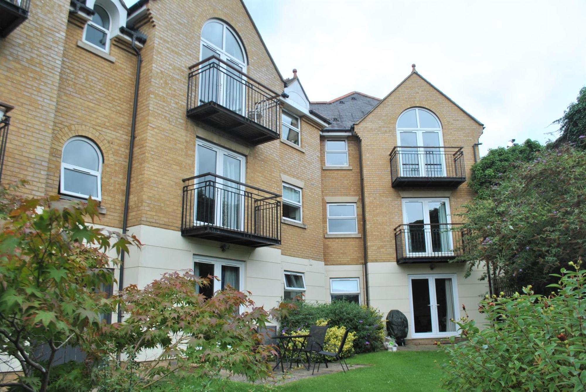 Apartment Lord Raglan House 2br With Parking *