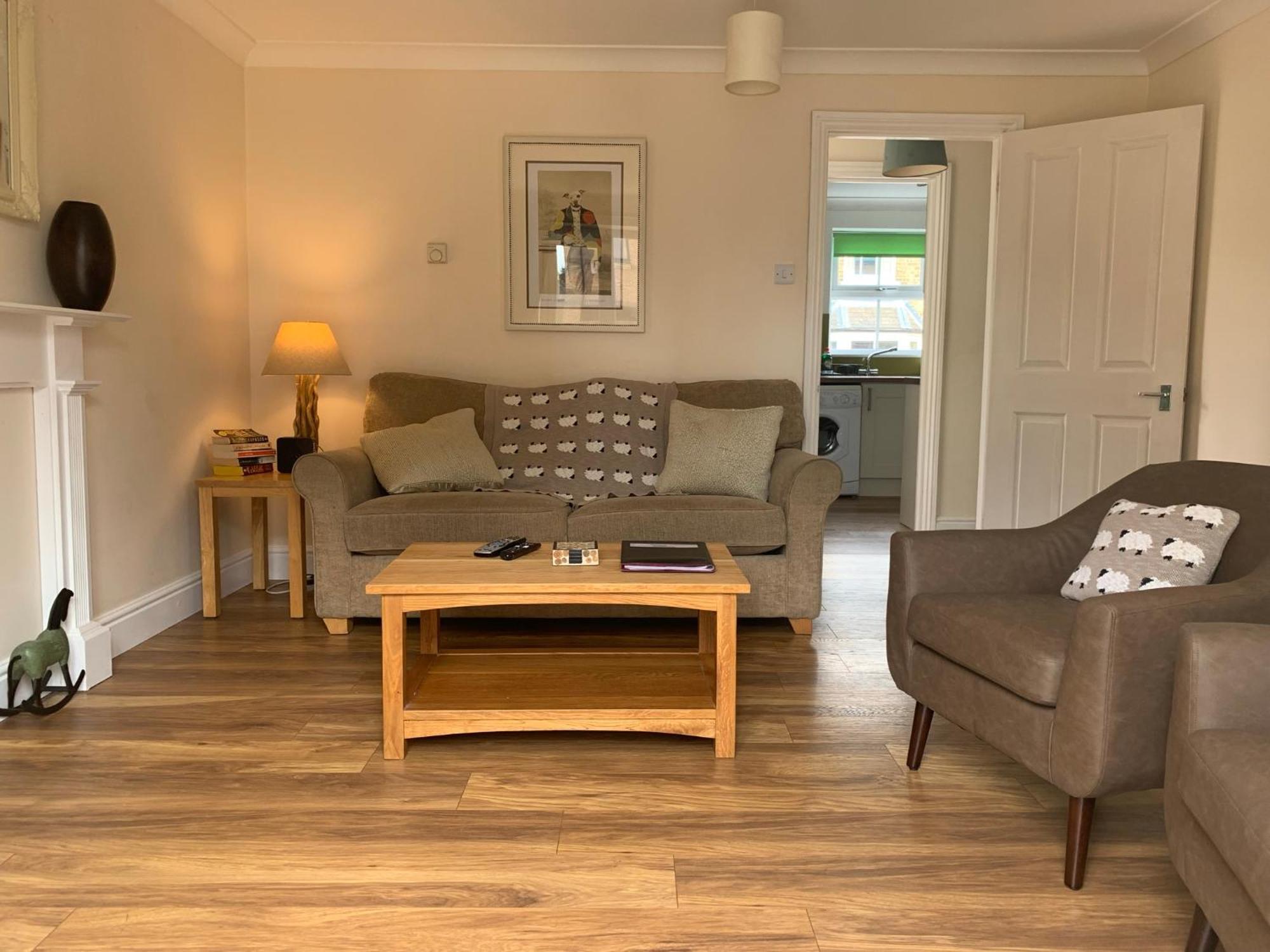 Garfield Place Cosy 2-bedroom With Parking Apartment *