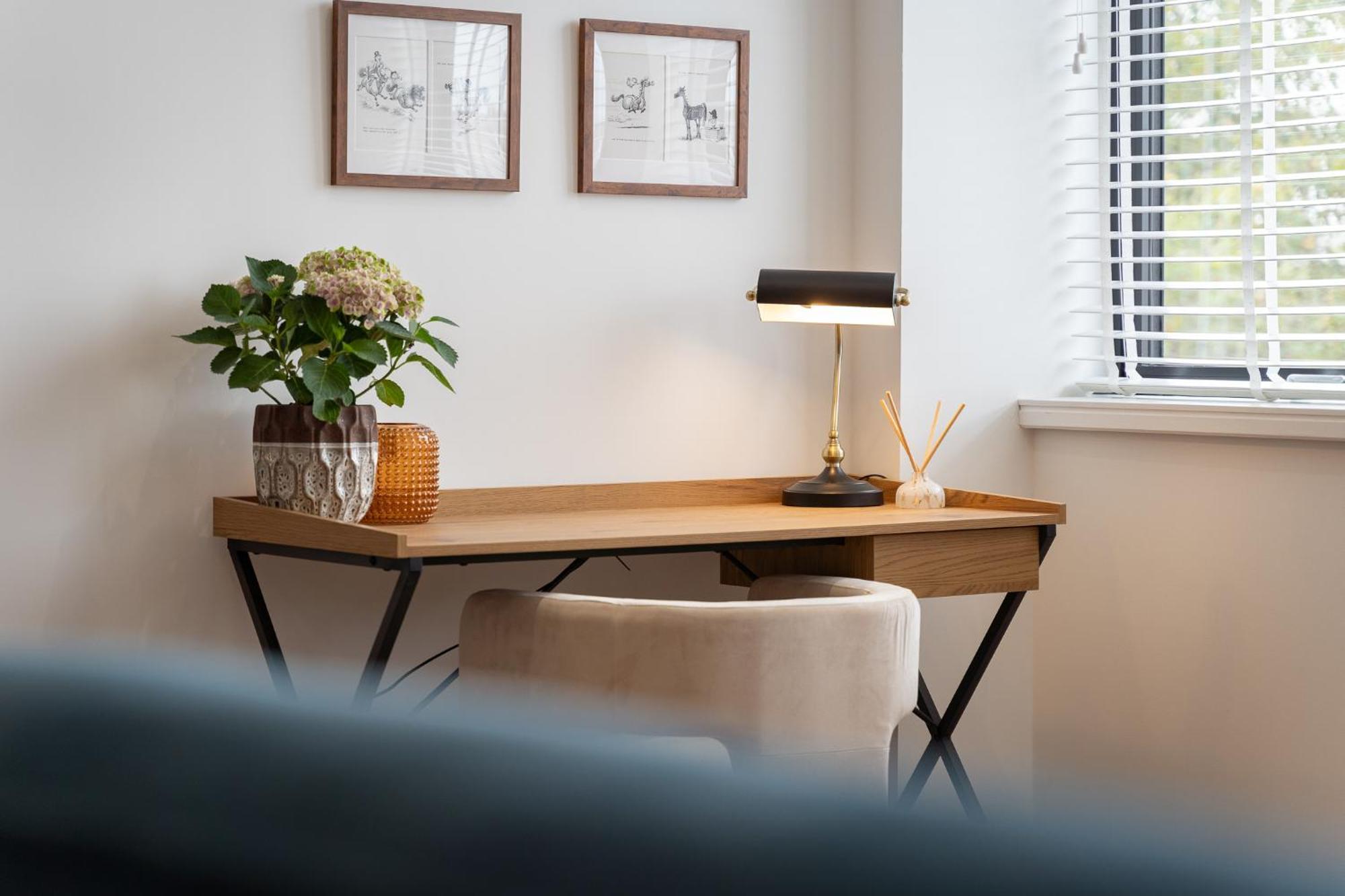 Stylish Spacious In Apartment