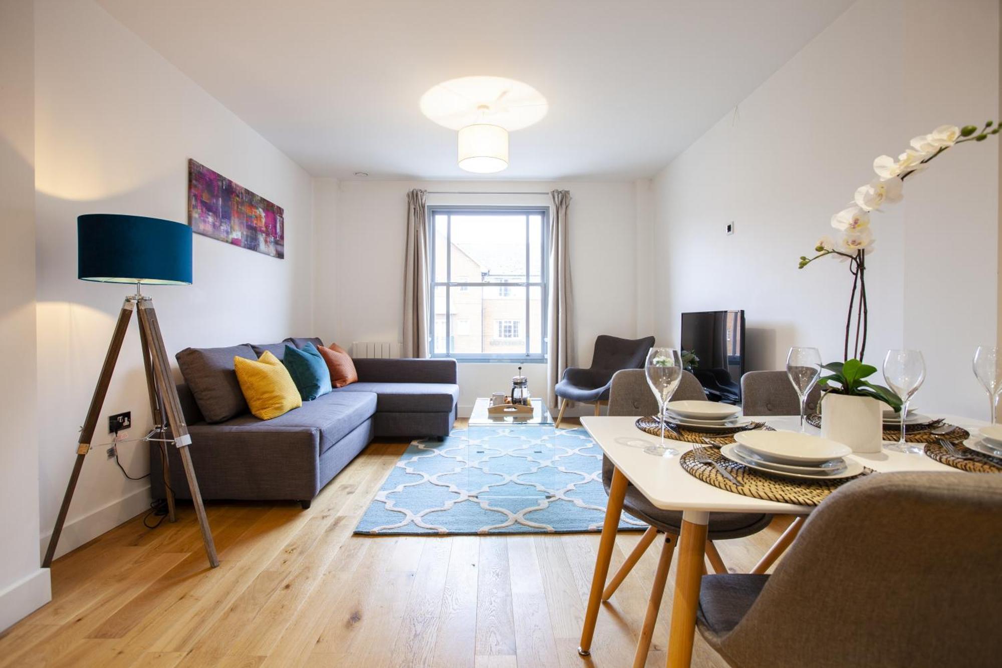 Urban Living's ~ King Edward Luxury In The Heart Of Windsor