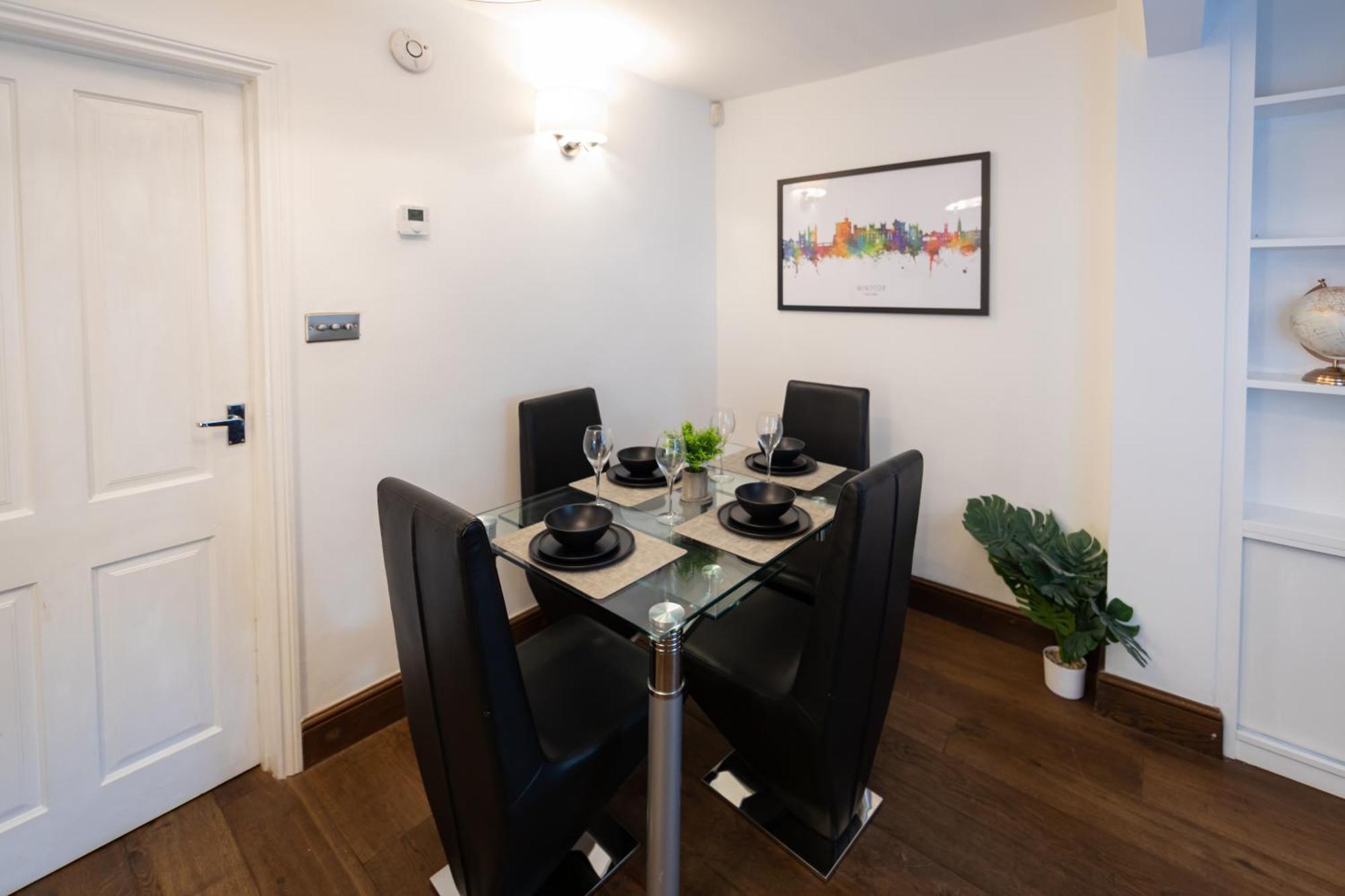 Royal Retreat & Lego With Free Parking! Holiday home Windsor