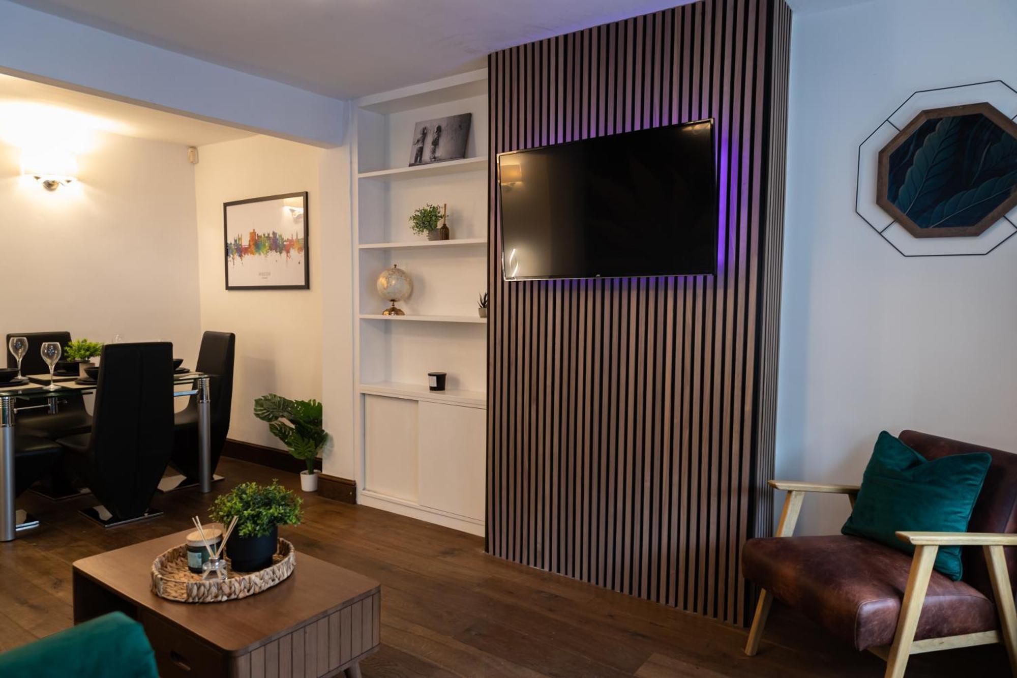 Holiday home Royal Retreat & Lego With Free Parking!