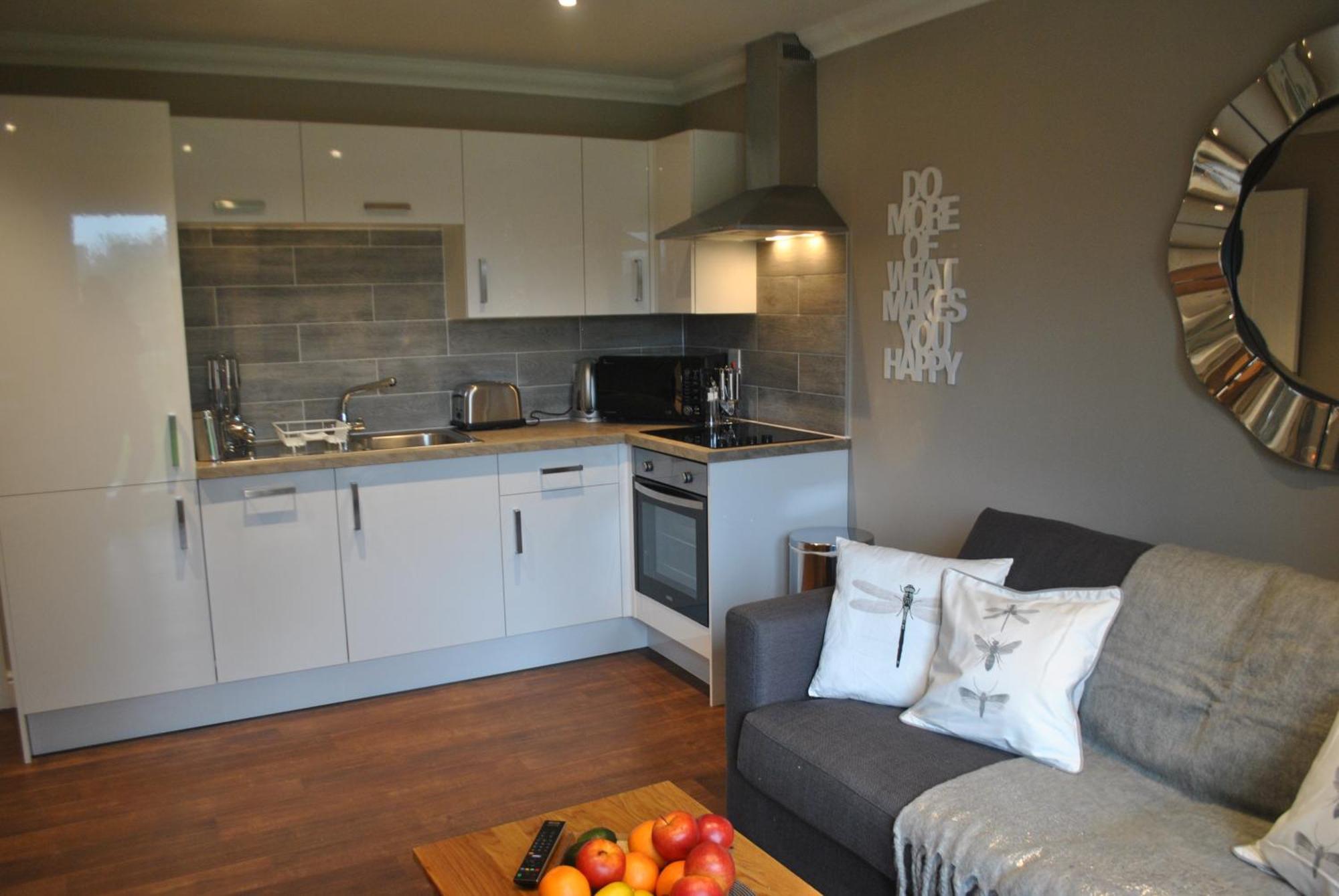 Lord Raglan House 2br With Parking * Windsor