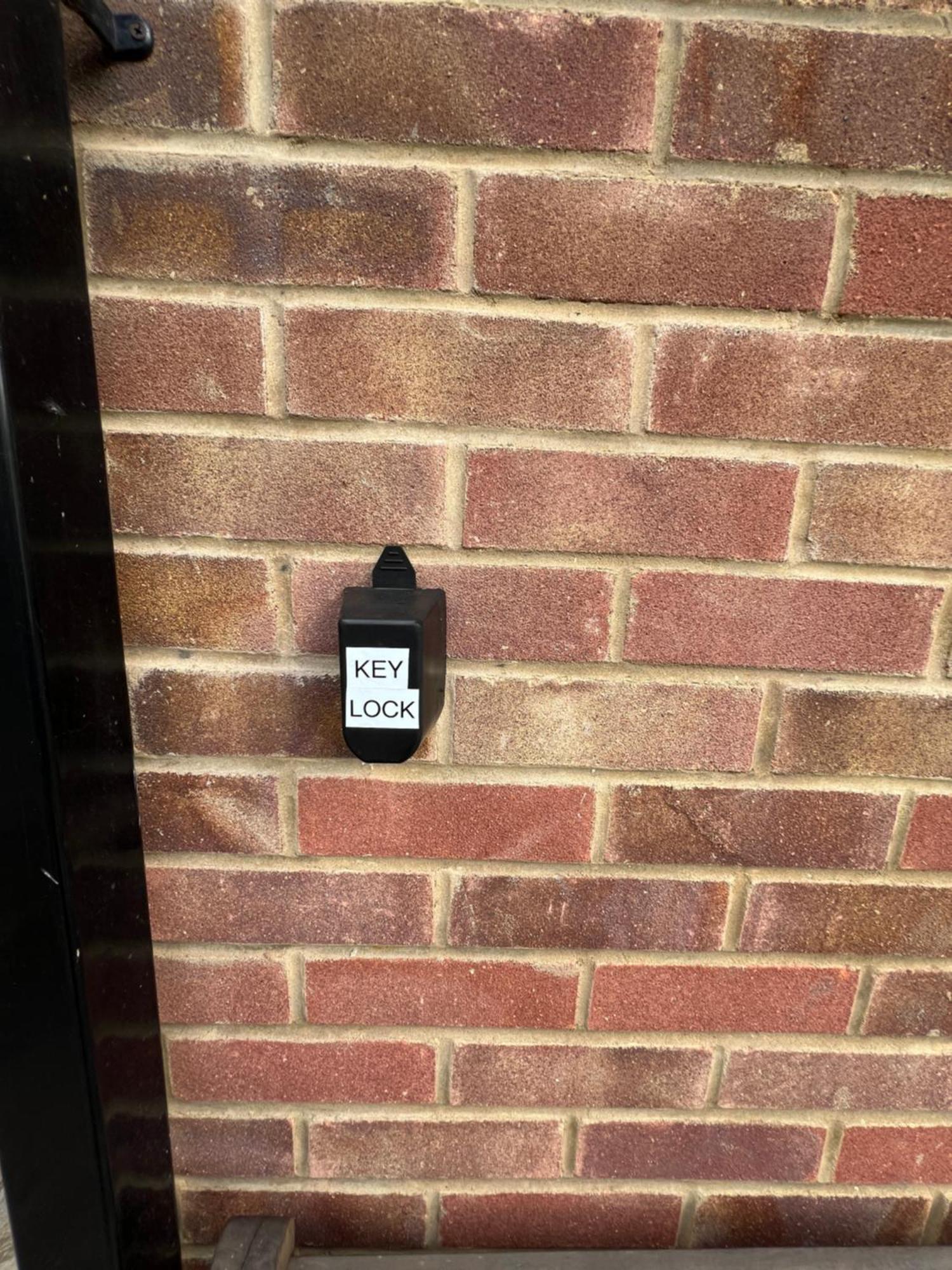 Private In Apartment *