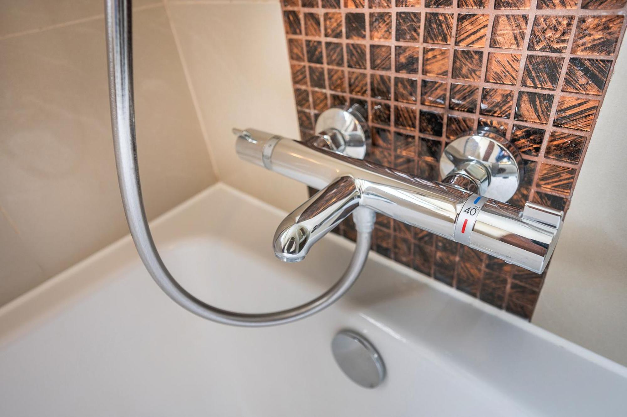 La Casa - Spacious Ground Floor 2-bedroom With Free Parking Apartment