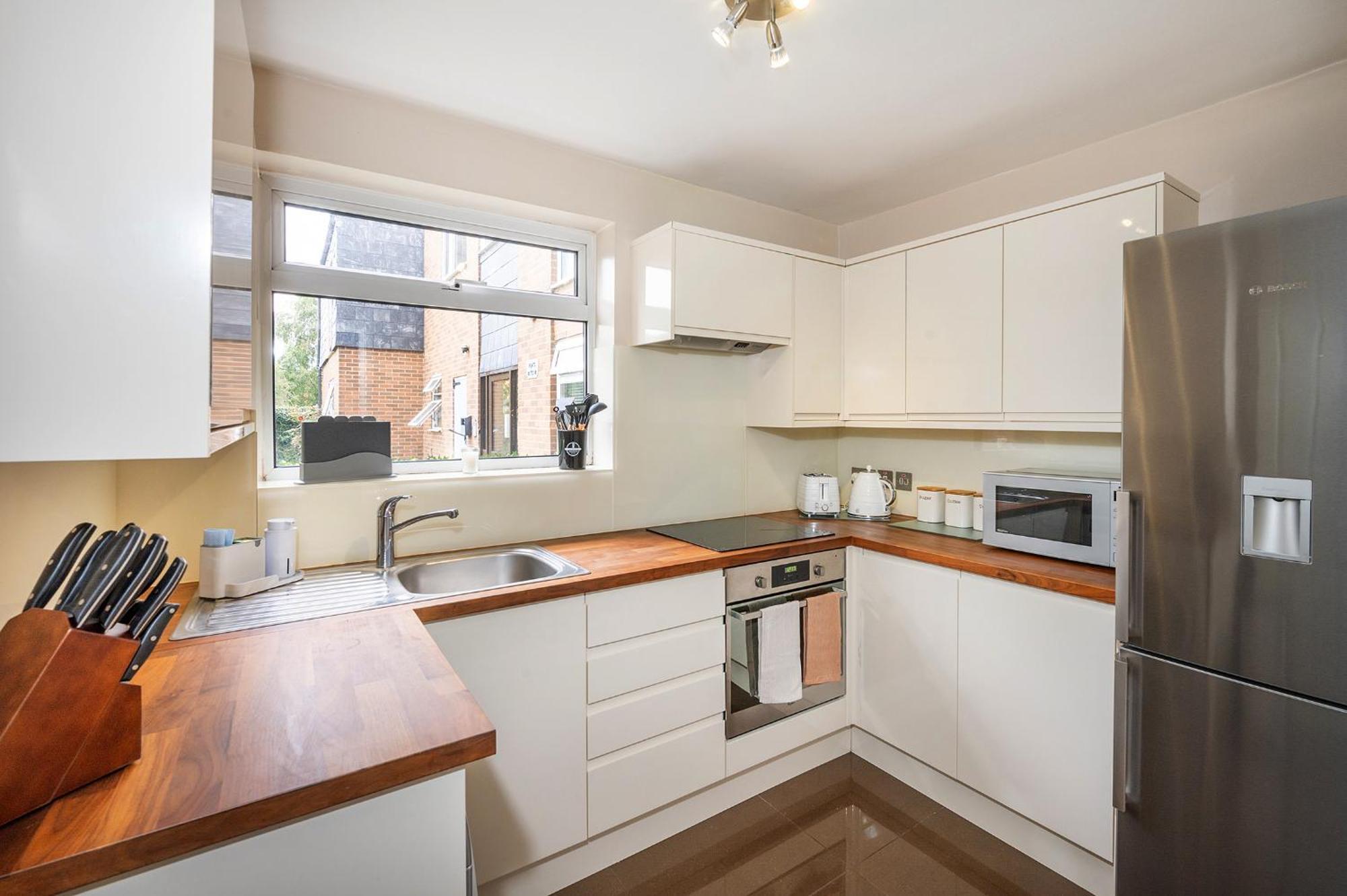 Apartment La Casa - Spacious Ground Floor 2-bedroom With Free Parking Windsor
