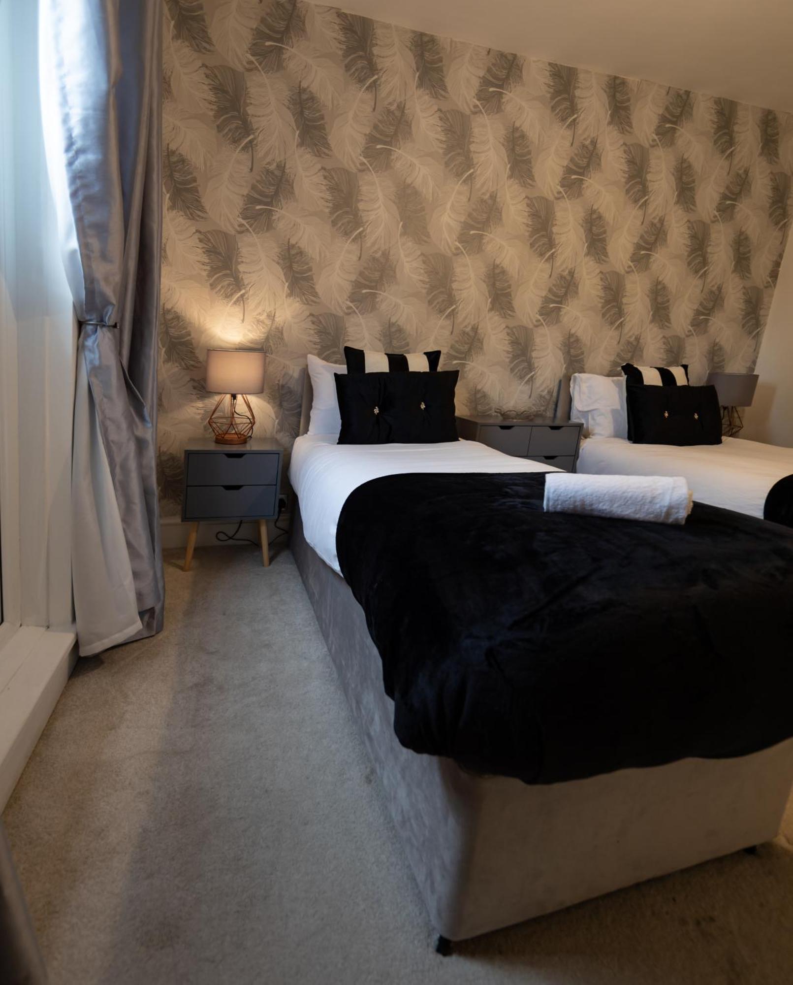 Holiday home Royal Retreat & Lego With Free Parking!