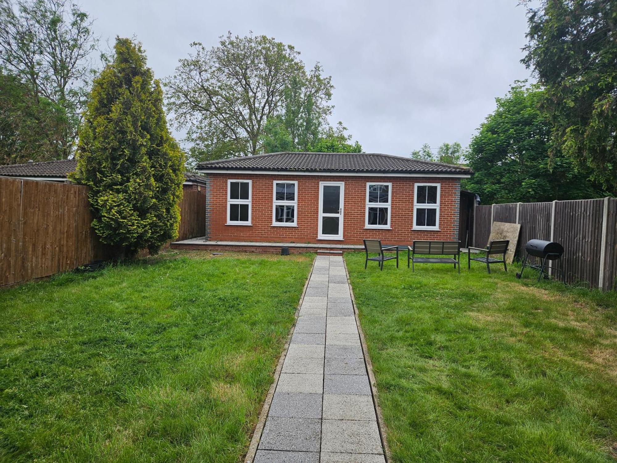Large Annexe With Games Pool Table Ping Pong Air Hockey Movie Projector *