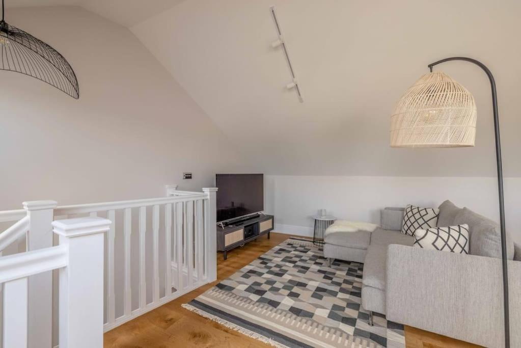 In Style With Castle Views, Prime Spot Apartment