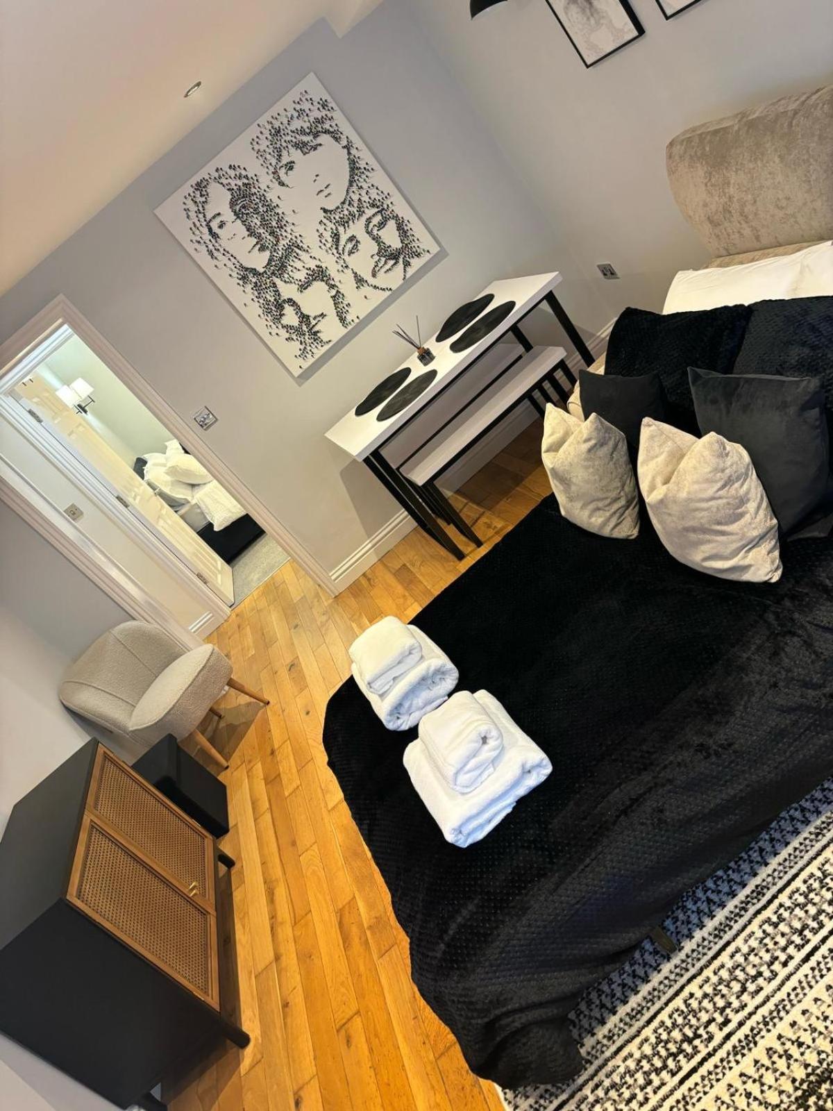 Central Windsor Apartment