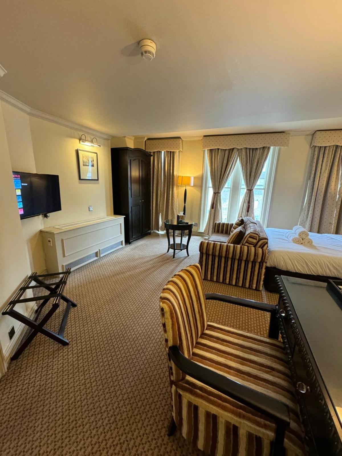 Hotel H & G Opposite Castle Windsor
