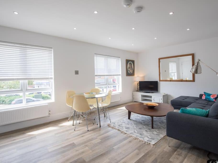 Apartamento Entr - Modern In Windsor