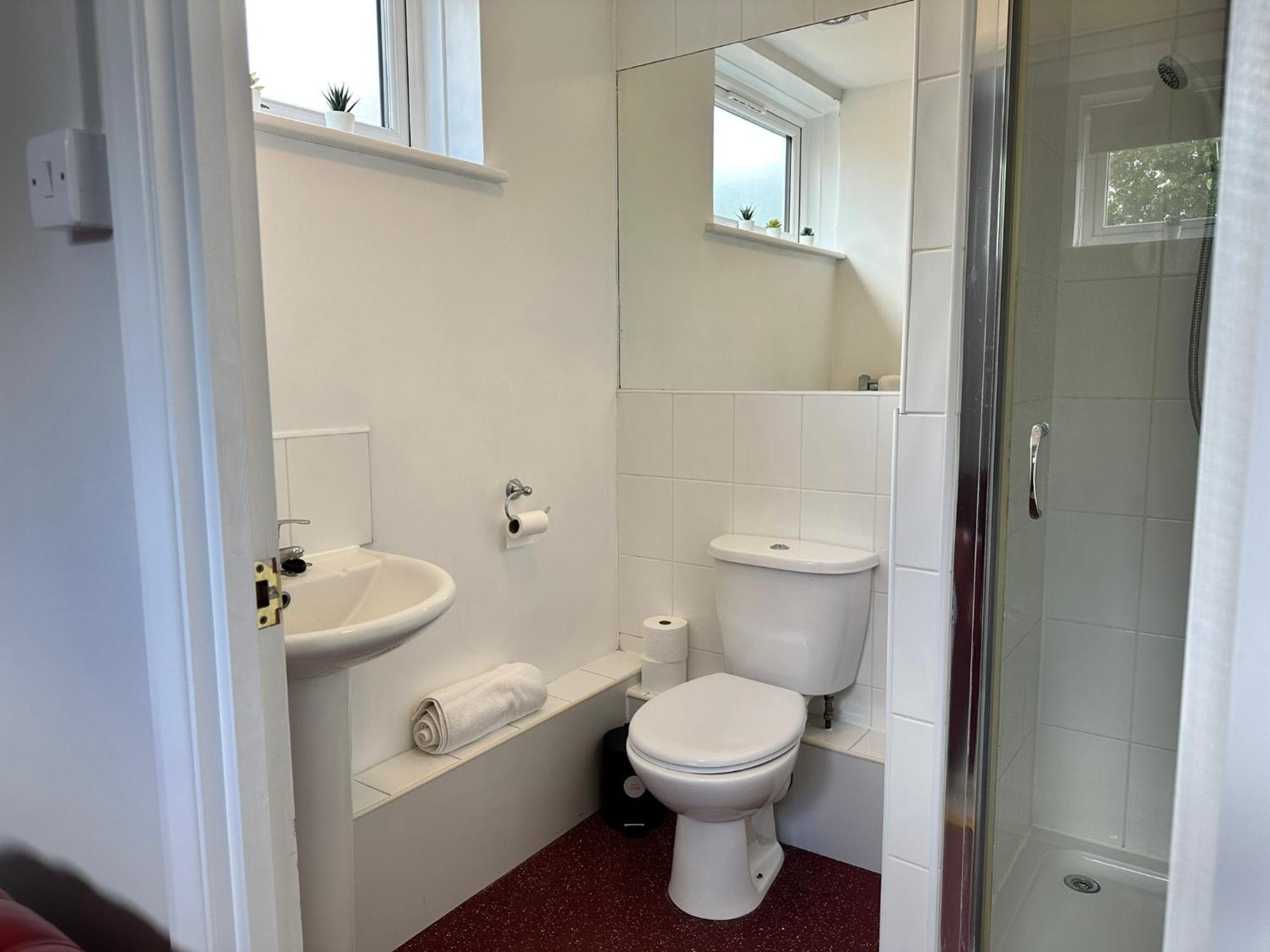 4&5 - Dedworth Road, Apartment *