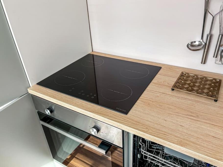 Super Cool Flats In With Parking And Ev Windsor