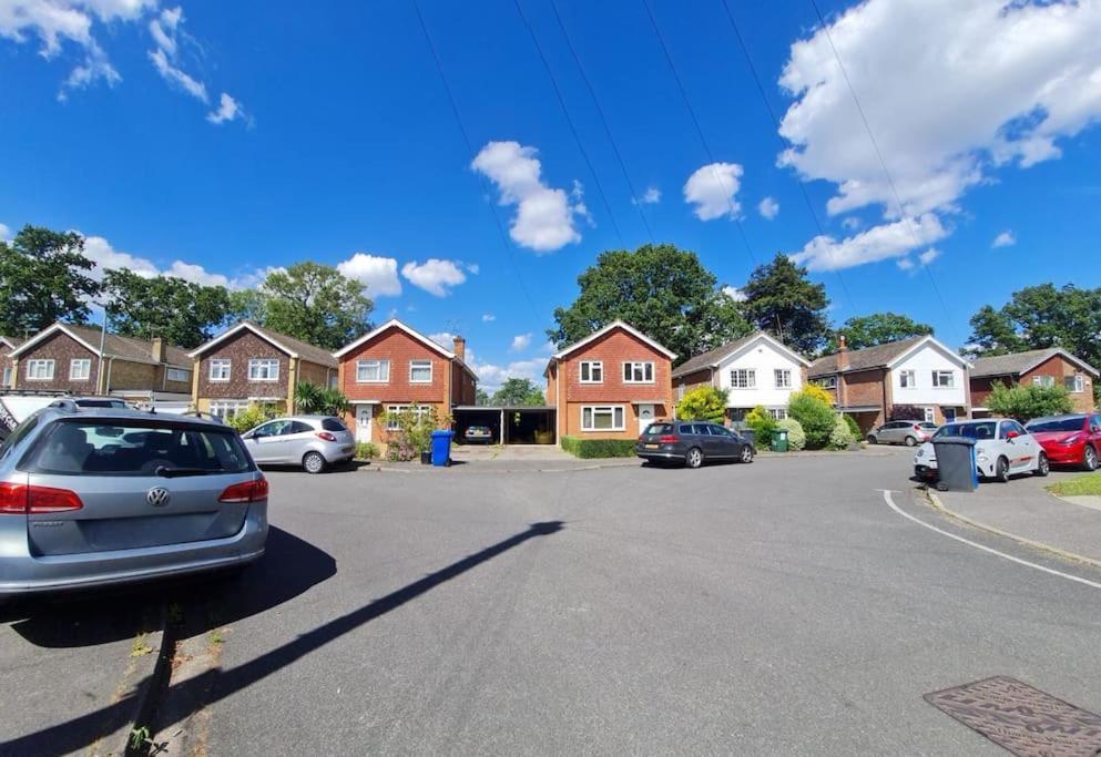 Near Legoland With Free Parking Windsor