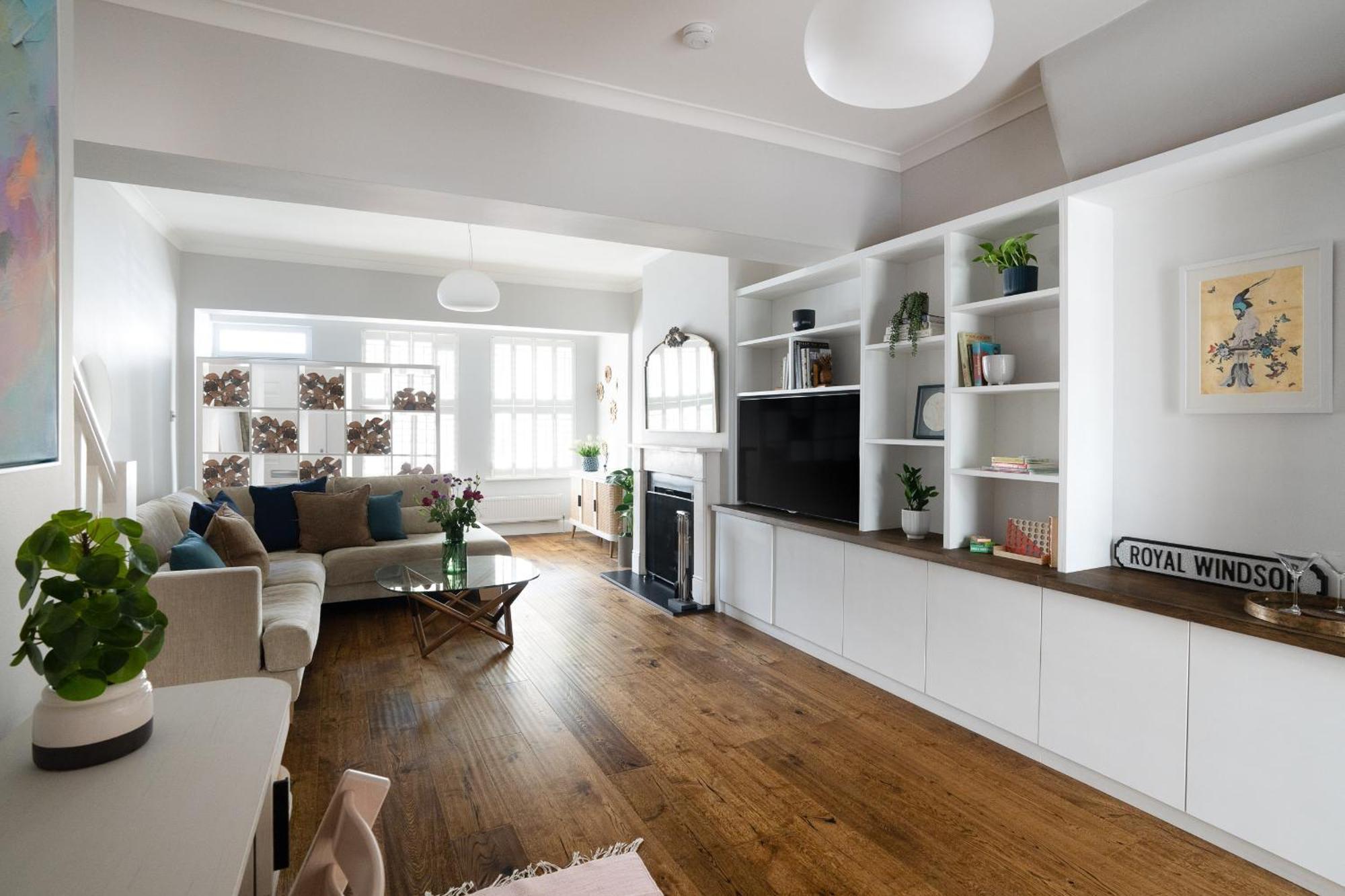 Luxury Family In With Large Garden, Games Room, Office, Parking & Pet-friendly * Windsor