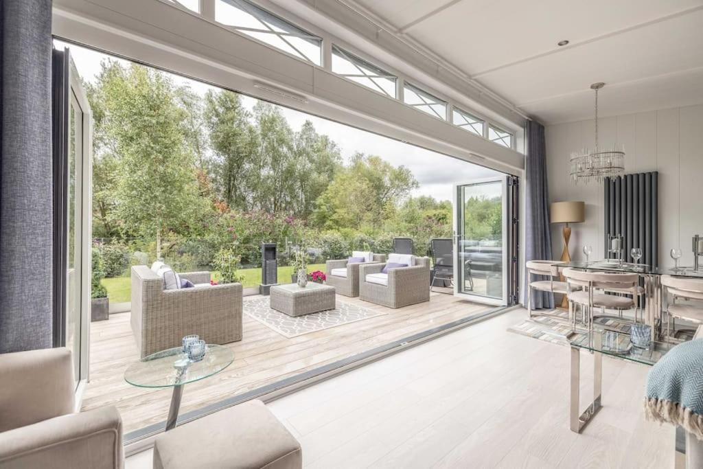 Luxury With Hot Tub In Marina Holiday home *