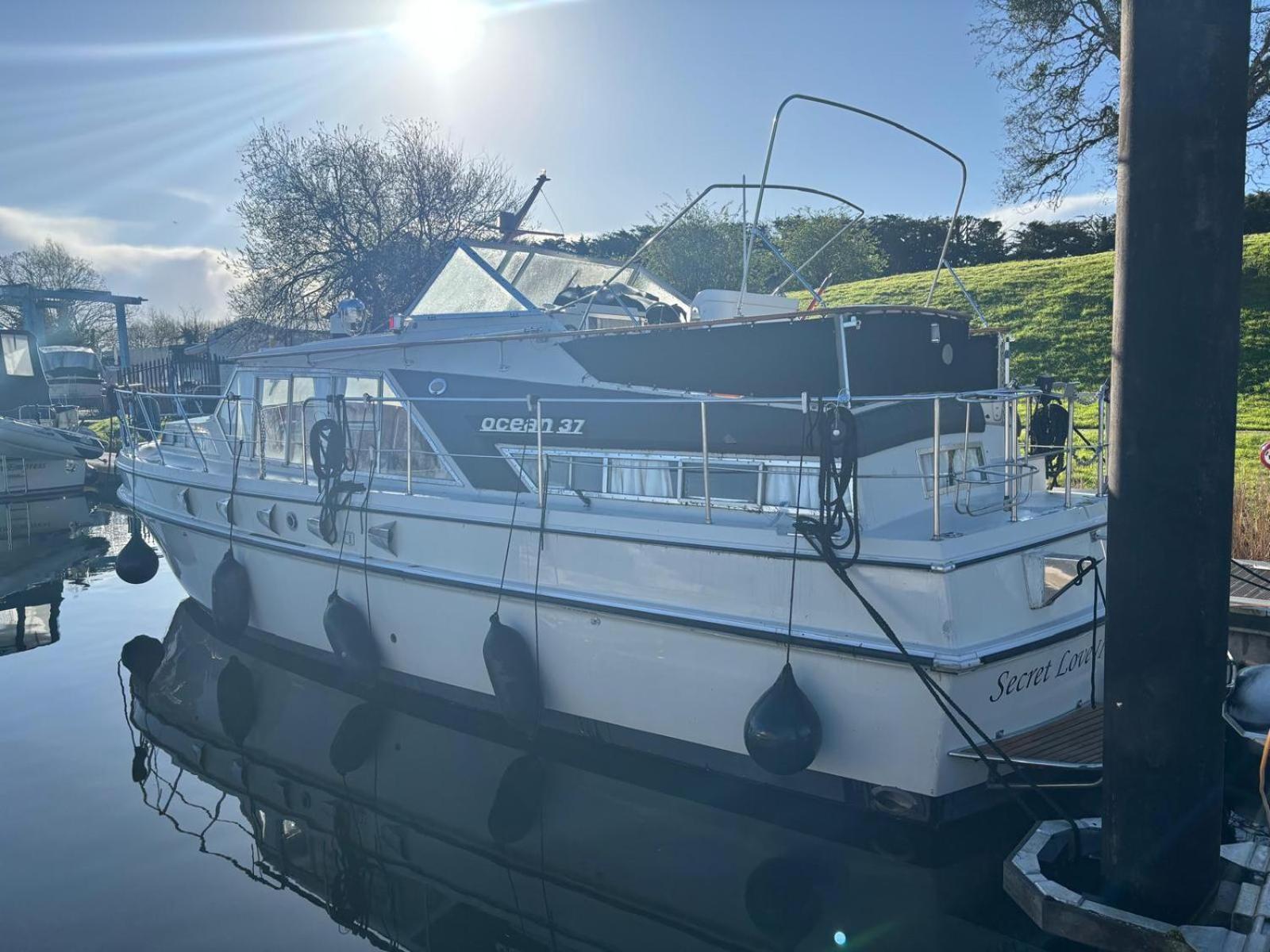 Botel Secret Love Ii