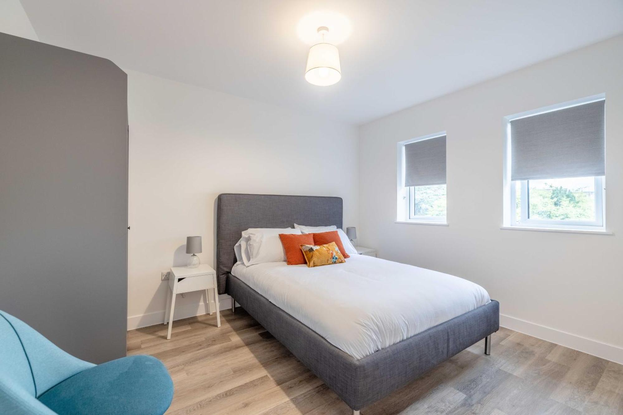 Entr - Modern In Windsor