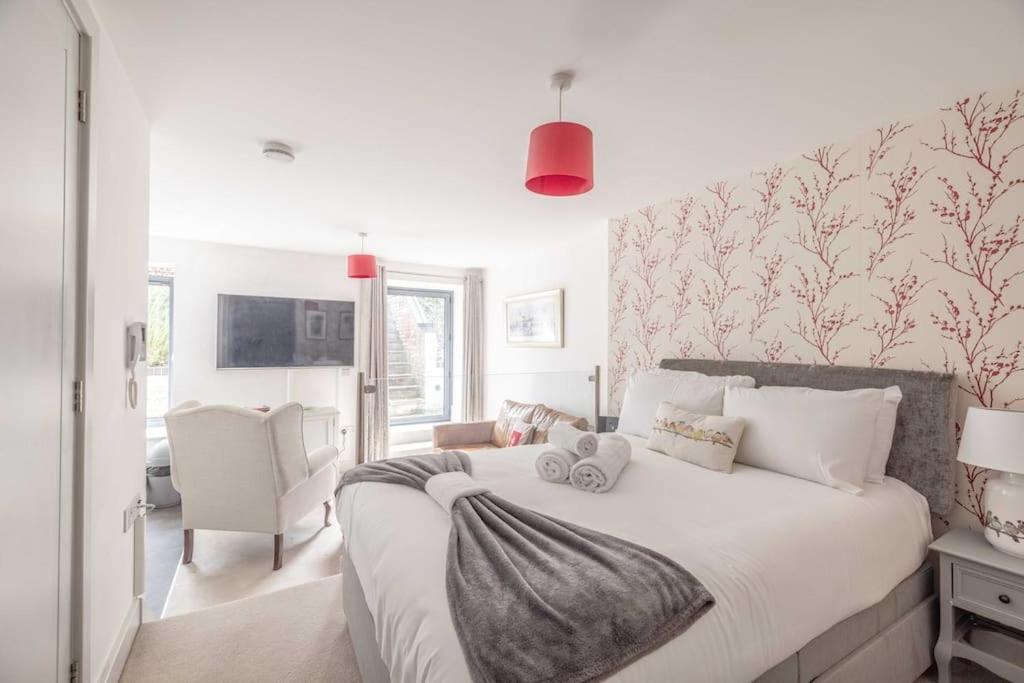 Stylish 1br, 2-min Walk To Castle * Windsor