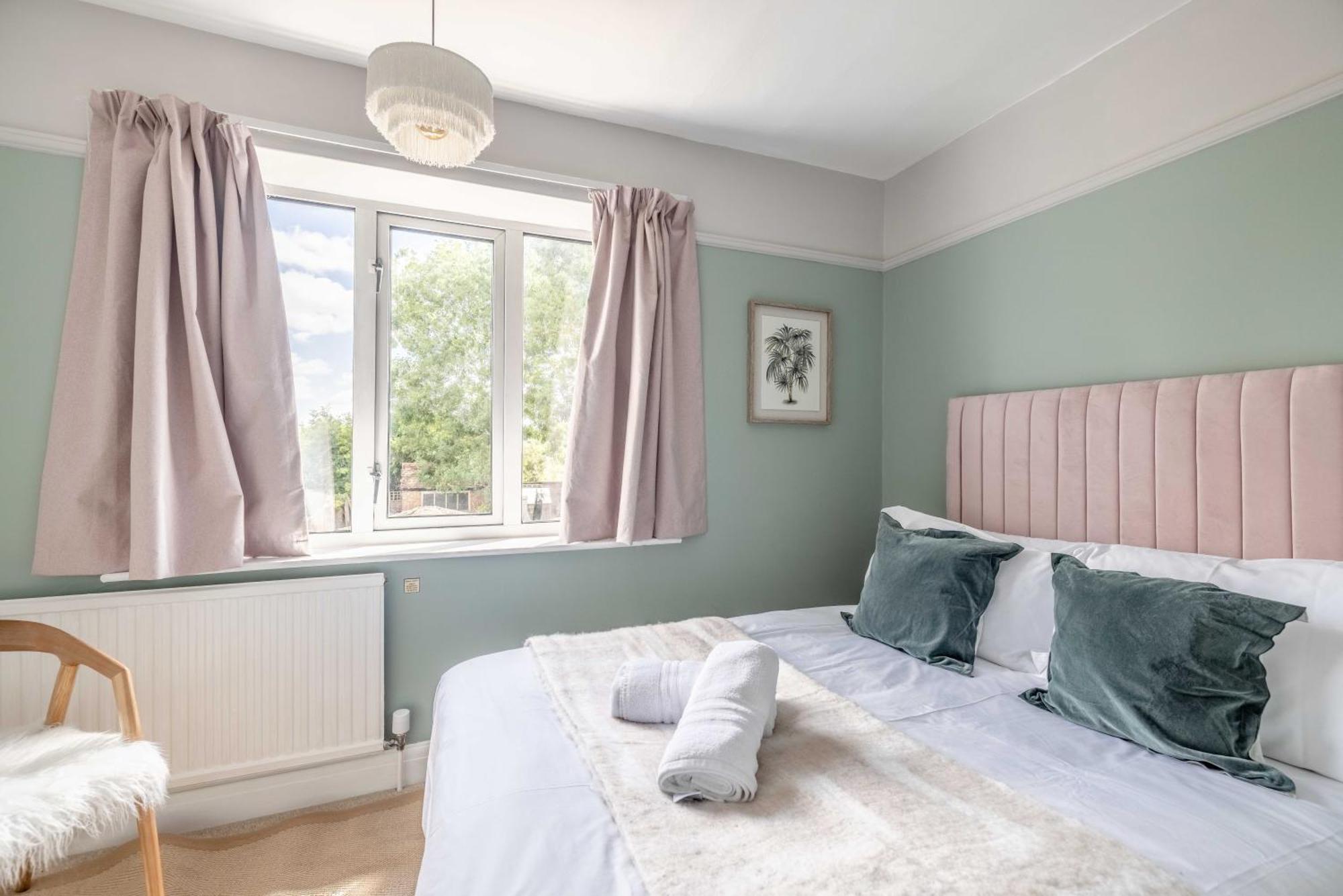 Apartment Super Cool Flats In With Parking And Ev Windsor